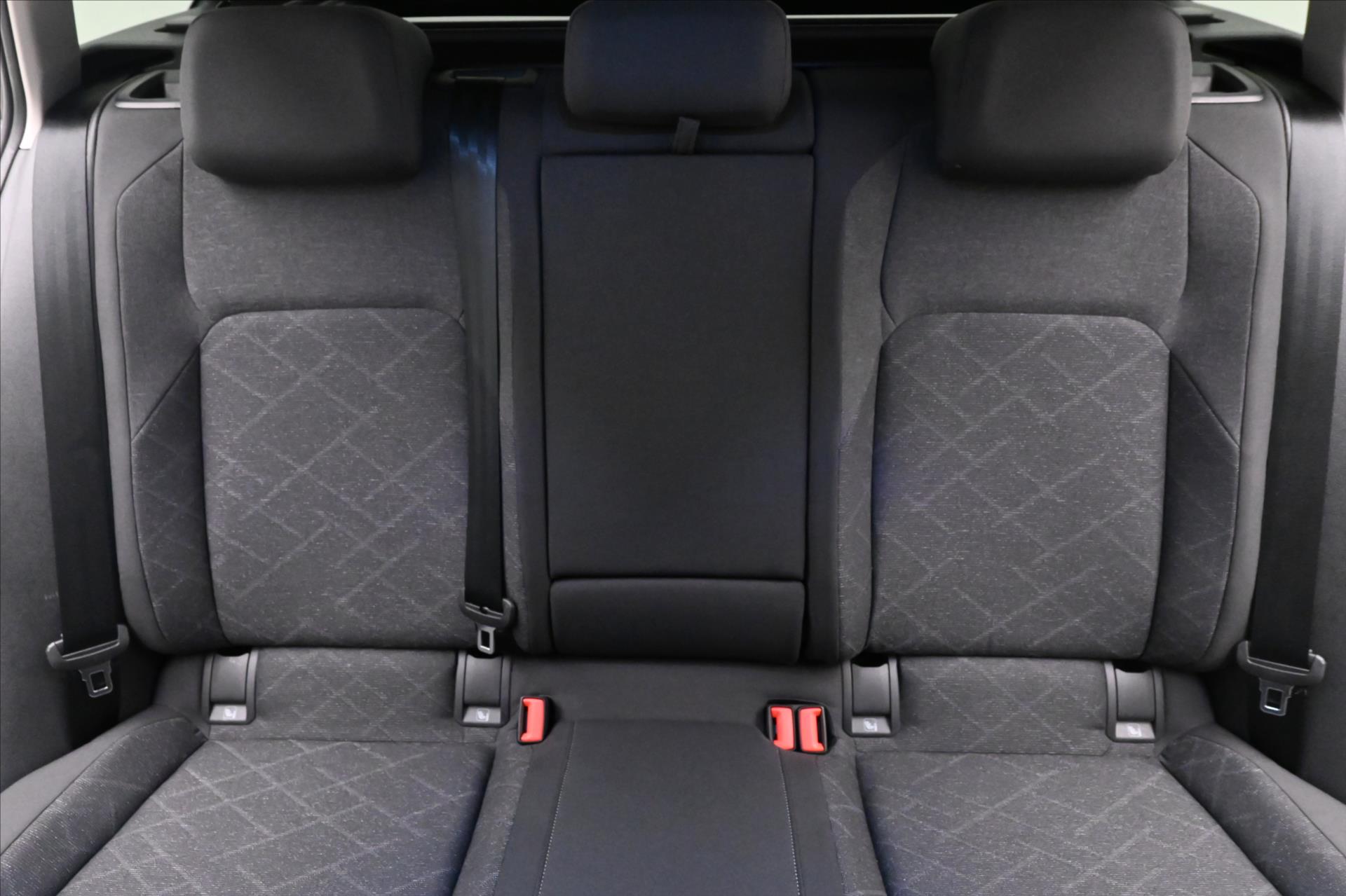 Hlavní fotografie vozu Volkswagen Golf 2,0 TDI 110 kW Life Záruka až 5 let (26)