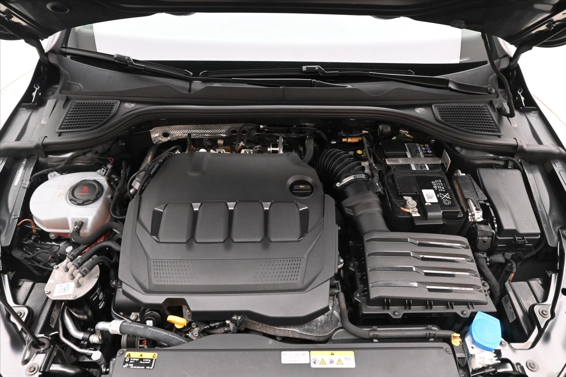 Hlavní fotografie vozu Volkswagen Golf 2,0 TDI 110 kW Life Záruka až 5 let (9)