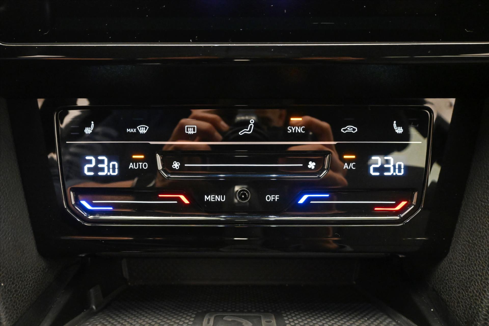 Hlavní fotografie vozu Volkswagen Passat 2,0 TDI 110kW DSG Businnes Záruka až 5 let (21)