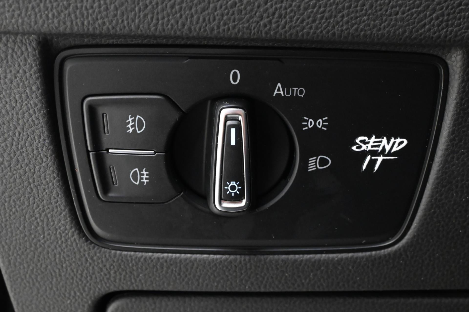 Hlavní fotografie vozu Volkswagen Passat 2,0 TDI 110kW DSG Businnes Záruka až 5 let (27)