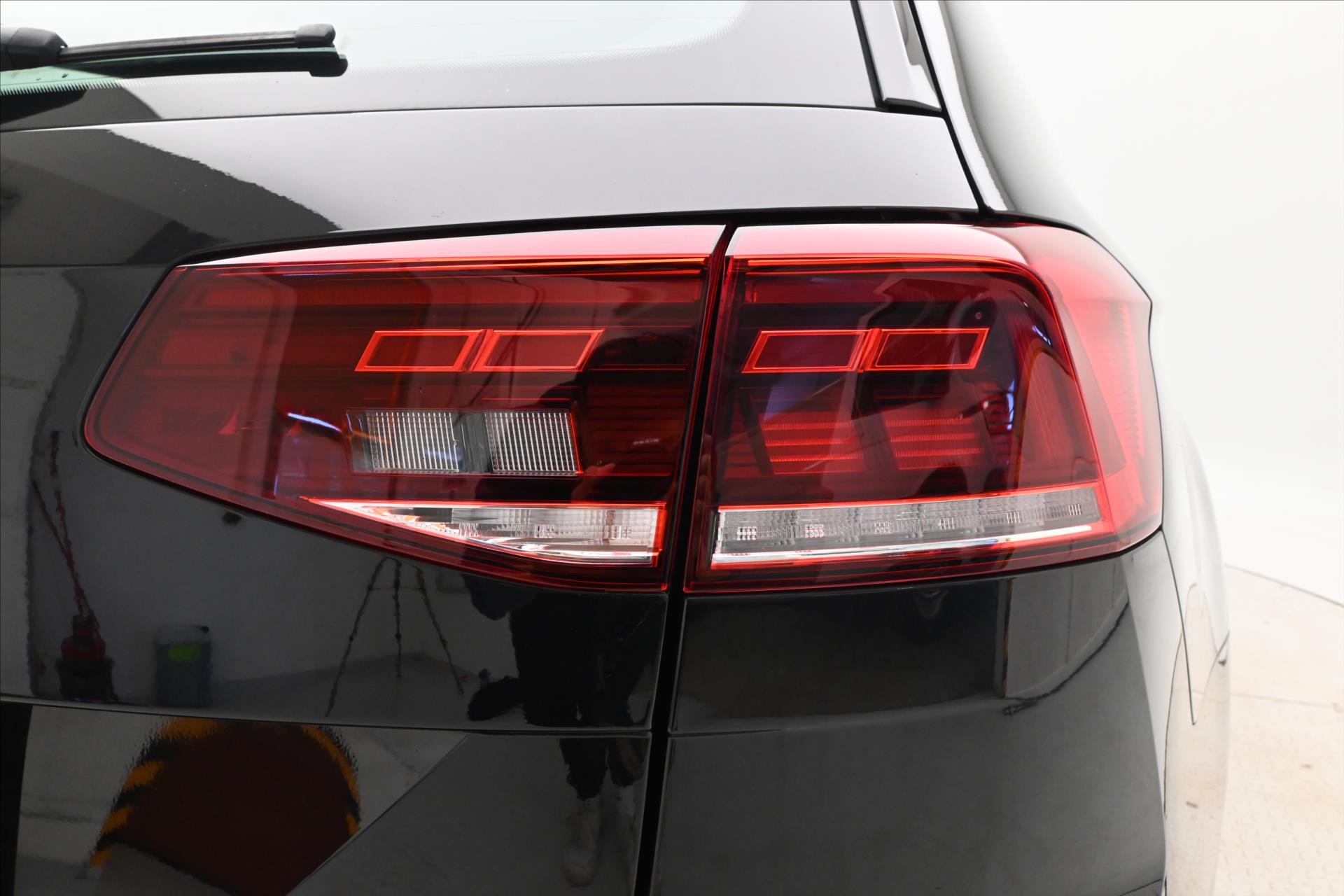 Hlavní fotografie vozu Volkswagen Passat 2,0 TDI 110kW DSG Businnes Záruka až 5 let (30)