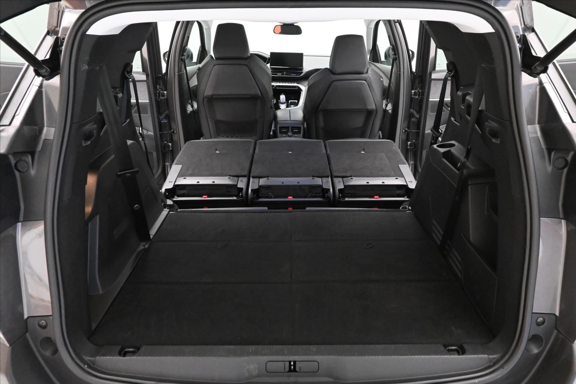 Hlavní fotografie vozu Peugeot 5008 2,0 BlueHdi 130 kW AT Allure 7míst Záruka až 5 let (12)