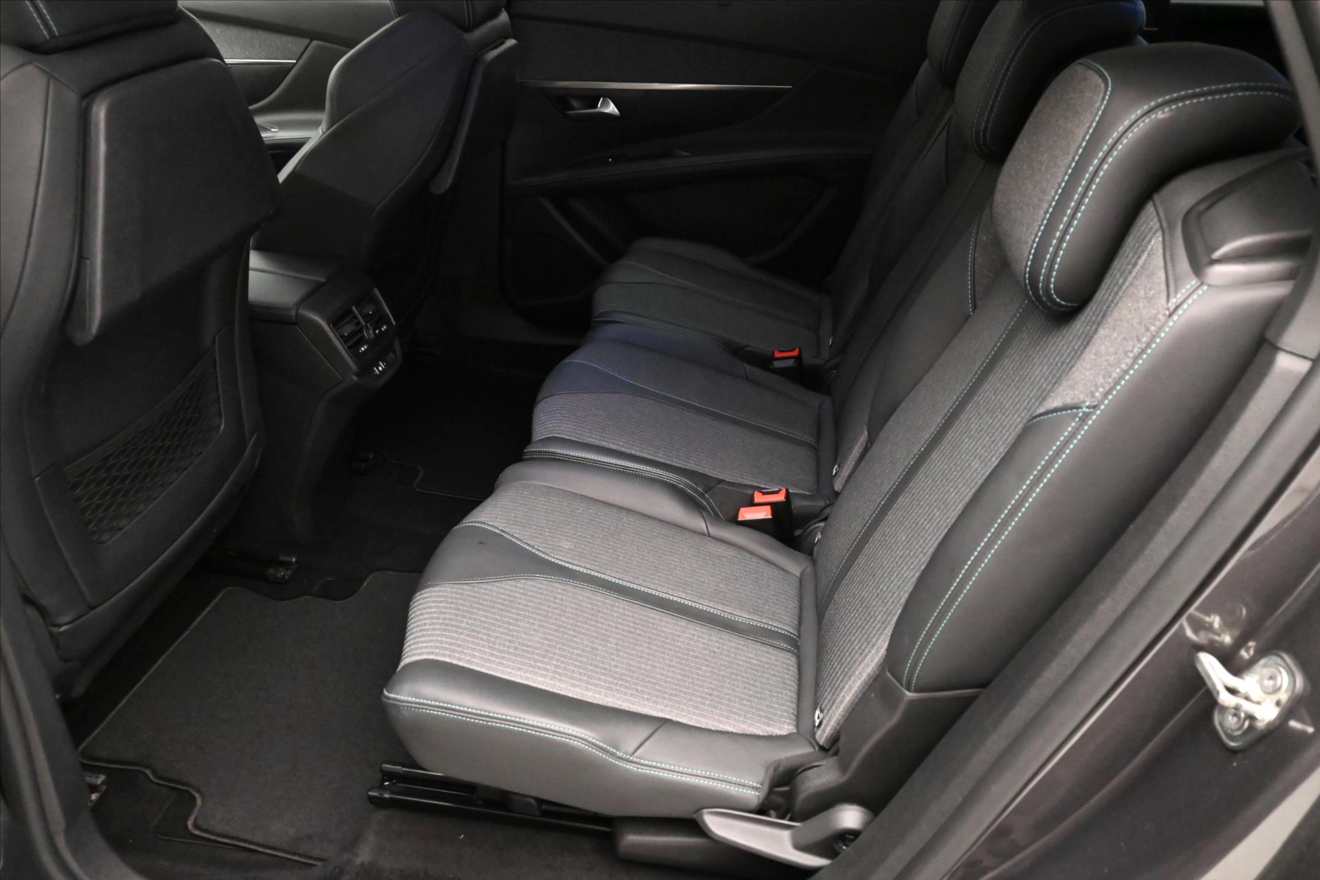 Hlavní fotografie vozu Peugeot 5008 2,0 BlueHdi 130 kW AT Allure 7míst Záruka až 5 let (15)