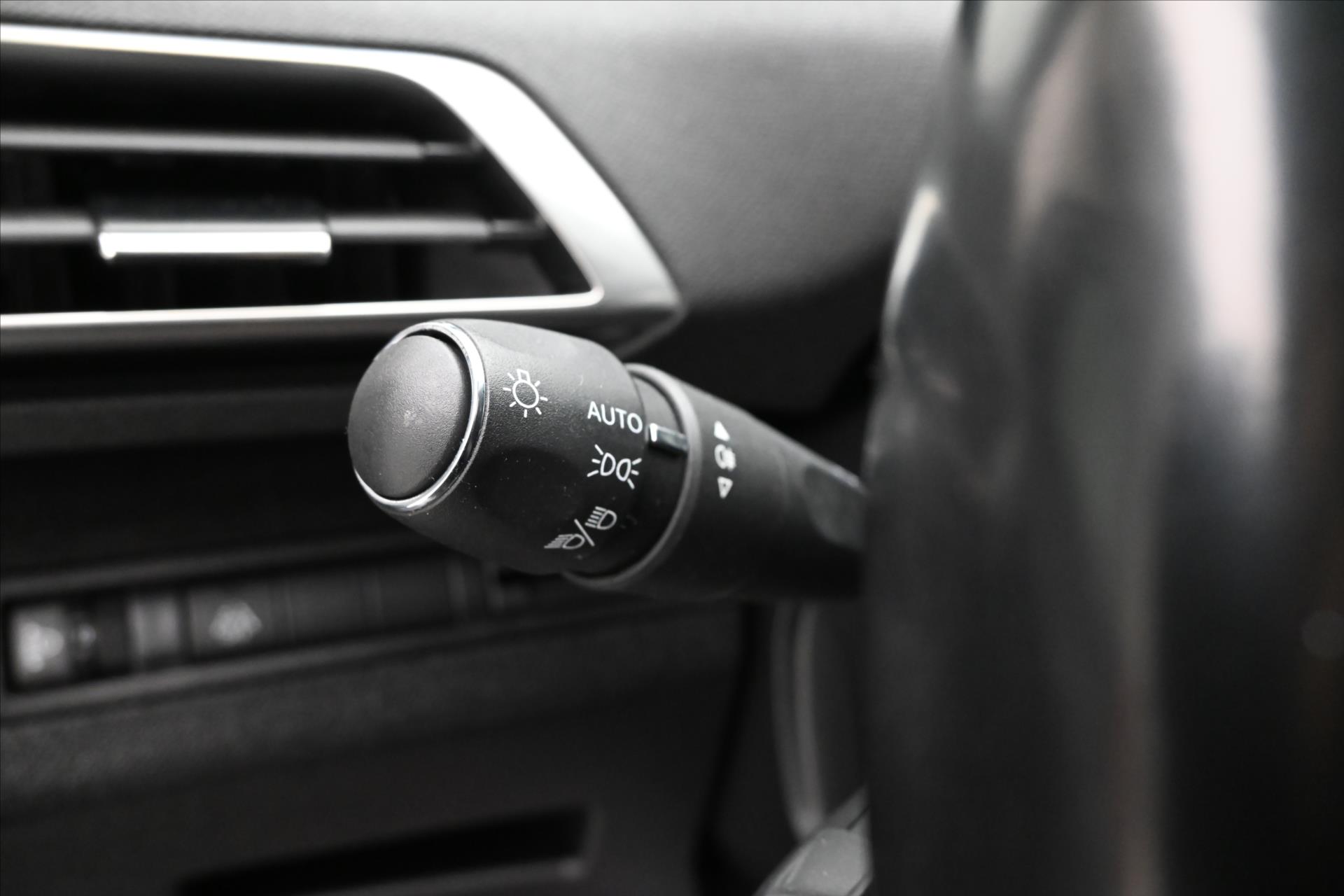 Hlavní fotografie vozu Peugeot 5008 2,0 BlueHdi 130 kW AT Allure 7míst Záruka až 5 let (26)