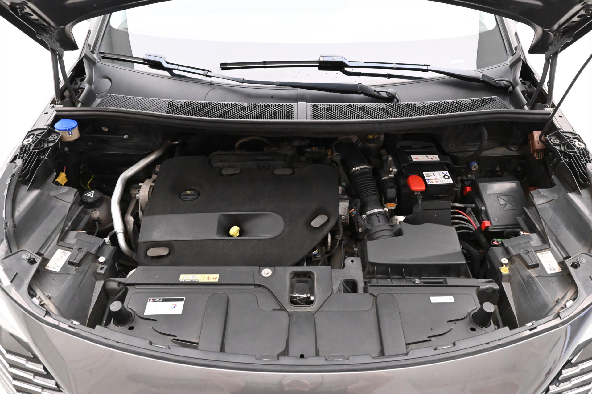 Hlavní fotografie vozu Peugeot 5008 2,0 BlueHdi 130 kW AT Allure 7míst Záruka až 5 let (9)