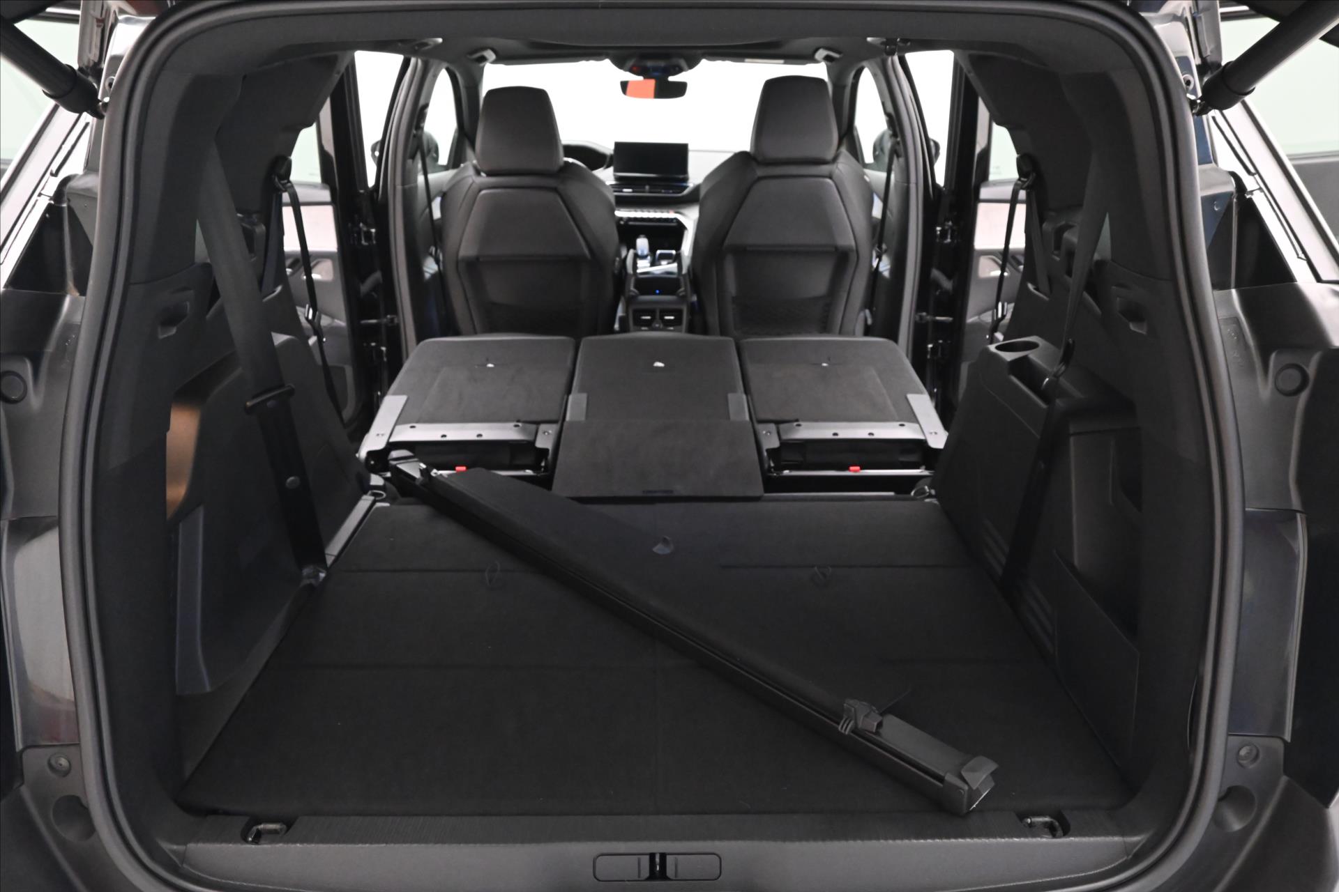 Hlavní fotografie vozu Peugeot 5008 1,5 BlueHDi 96 kW GT AT8 7míst Záruka až 5 let (12)