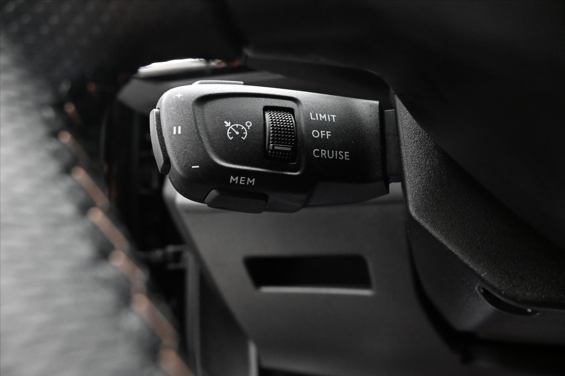 Hlavní fotografie vozu Peugeot 5008 1,5 BlueHDi 96 kW GT AT8 7míst Záruka až 5 let (24)