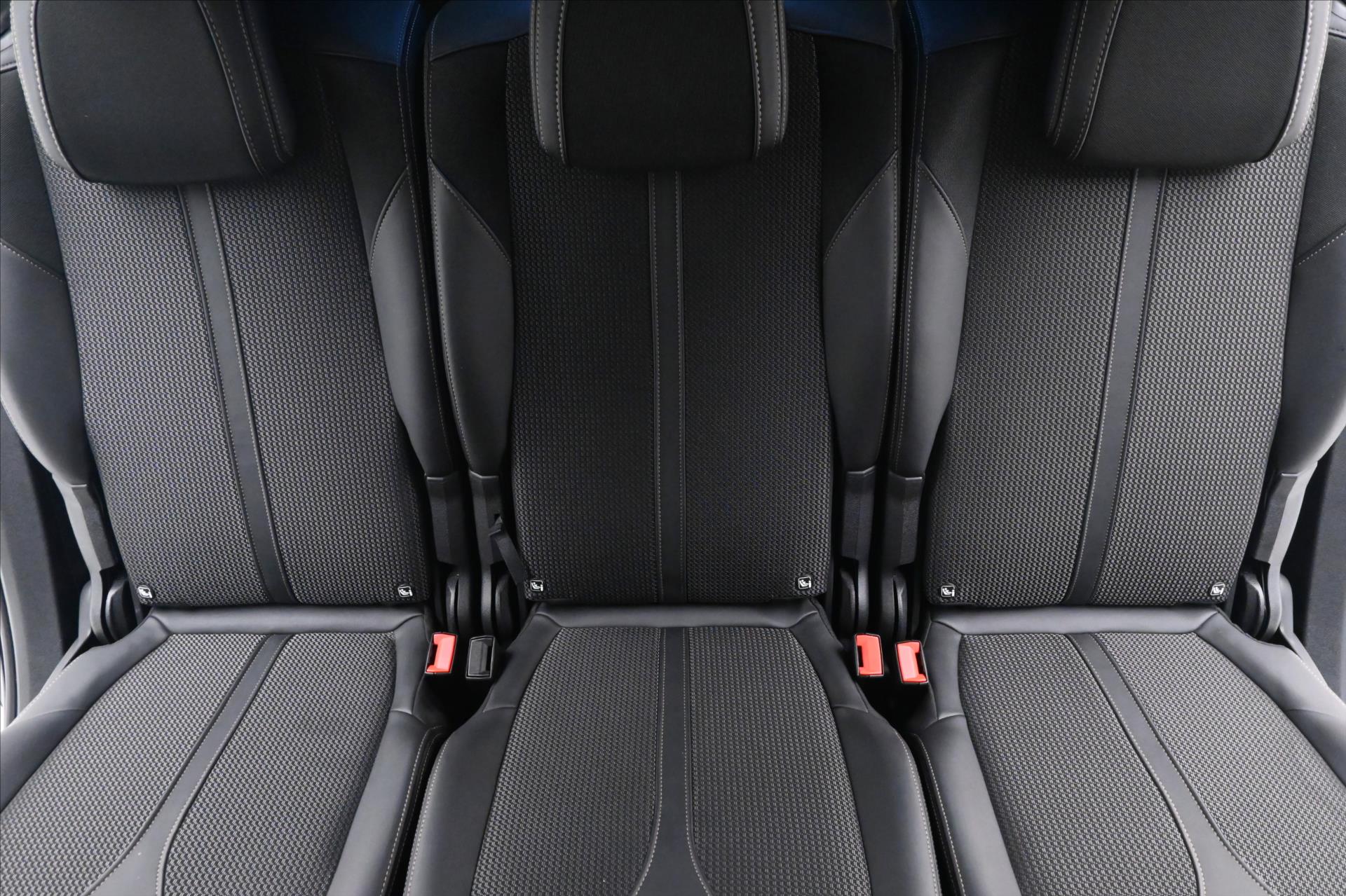 Hlavní fotografie vozu Peugeot 5008 1,5 BlueHDi 96 kW GT AT8 7míst Záruka až 5 let (29)