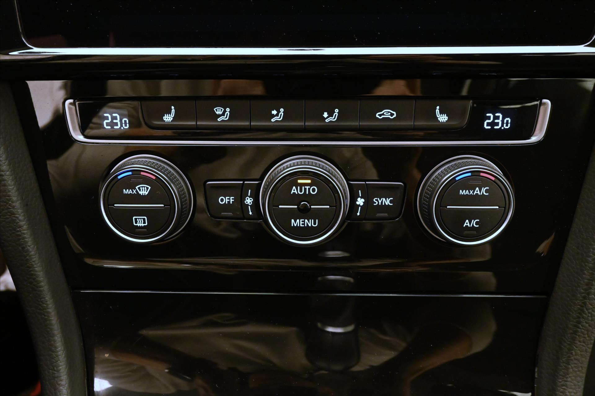 Hlavní fotografie vozu Volkswagen Golf 1,6 TDI 85 kW Highline Záruka až 5 let (20)