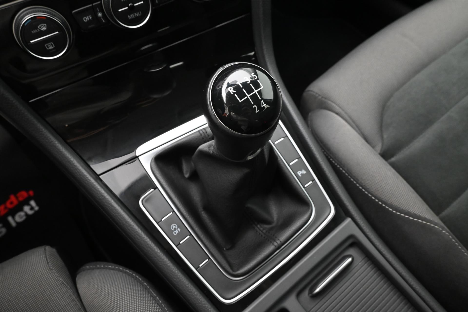 Hlavní fotografie vozu Volkswagen Golf 1,6 TDI 85 kW Highline Záruka až 5 let (21)