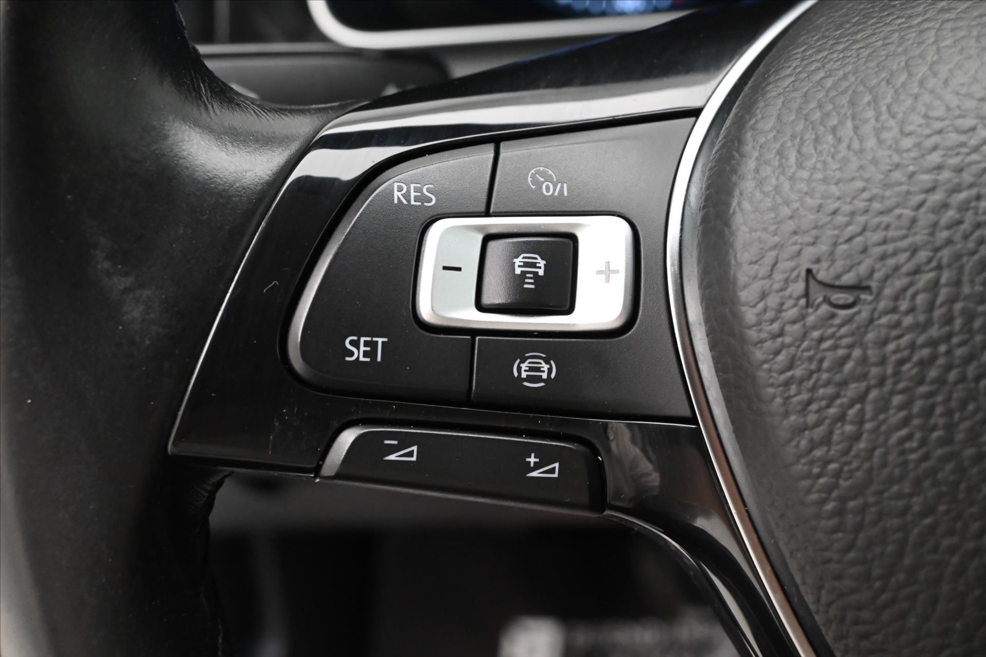 Hlavní fotografie vozu Volkswagen Golf 1,6 TDI 85 kW Highline Záruka až 5 let (22)