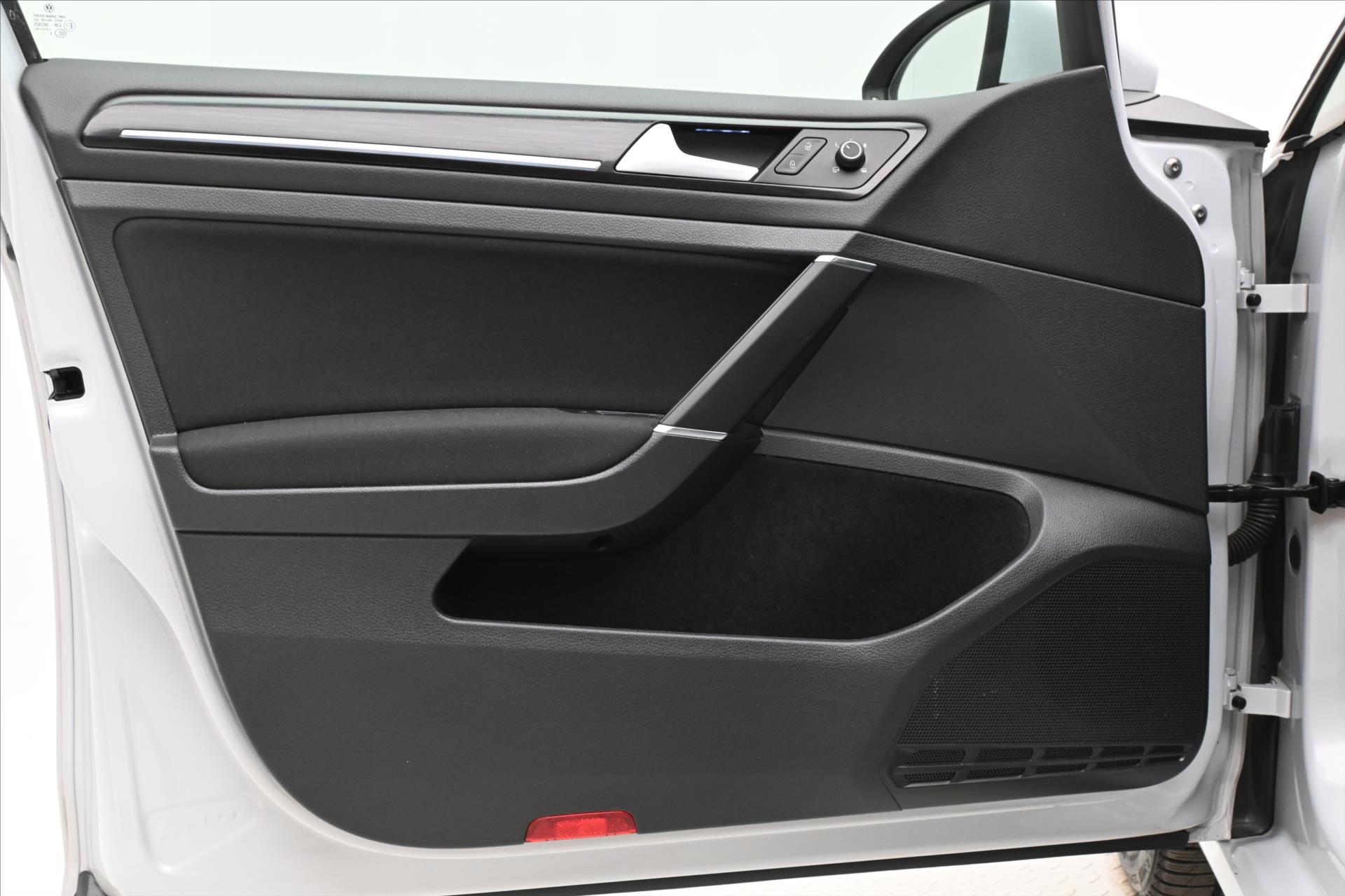 Hlavní fotografie vozu Volkswagen Golf 1,6 TDI 85 kW Highline Záruka až 5 let (23)