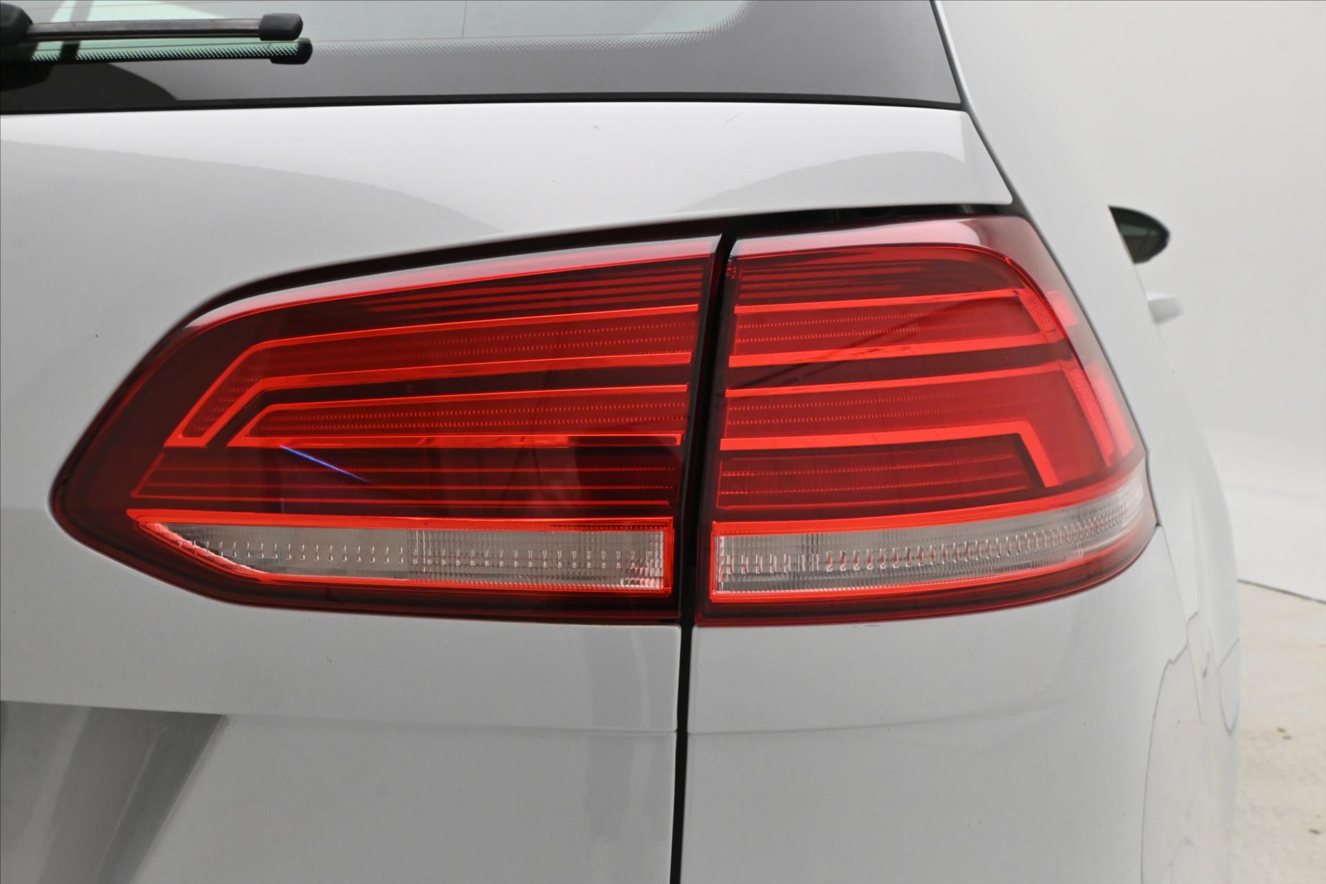 Hlavní fotografie vozu Volkswagen Golf 1,6 TDI 85 kW Highline Záruka až 5 let (29)