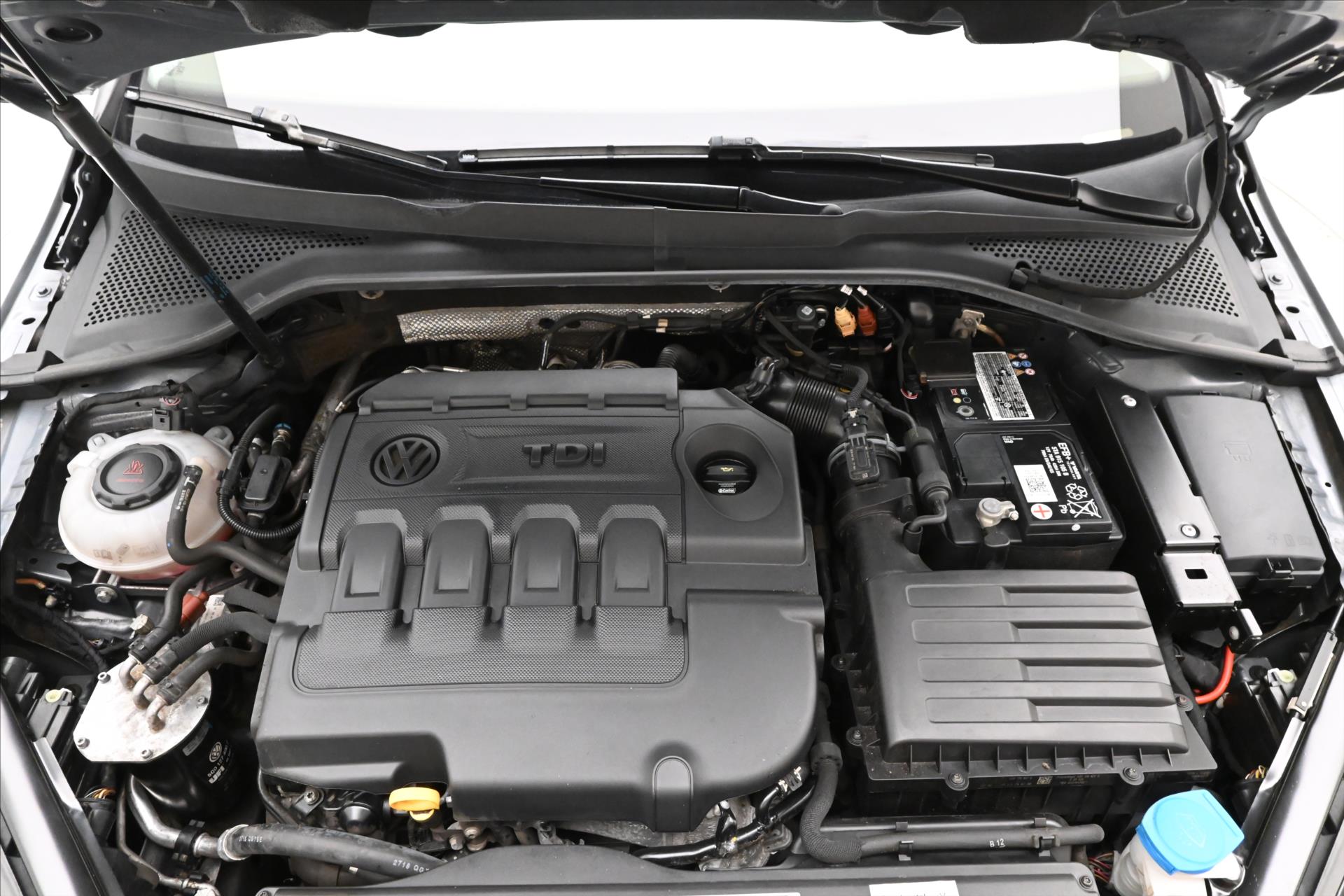 Hlavní fotografie vozu Volkswagen Golf 1,6 TDI 85 kW Highline Záruka až 5 let (9)