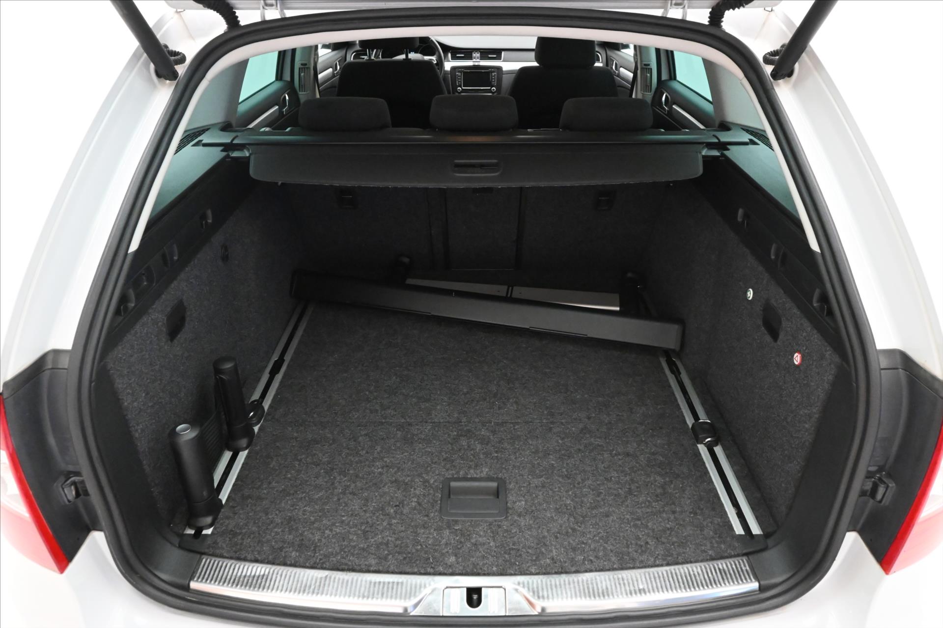 Main photo of the car Skoda Superb 2.0 TDI 125 kW Ambition Warranty up to 5 years (10)