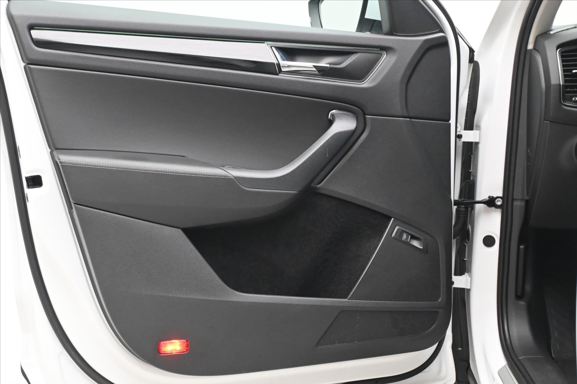 Hlavní fotografie vozu Škoda Kodiaq 2,0 TDI 110 kW DSG Style Záruka až 5 let (24)