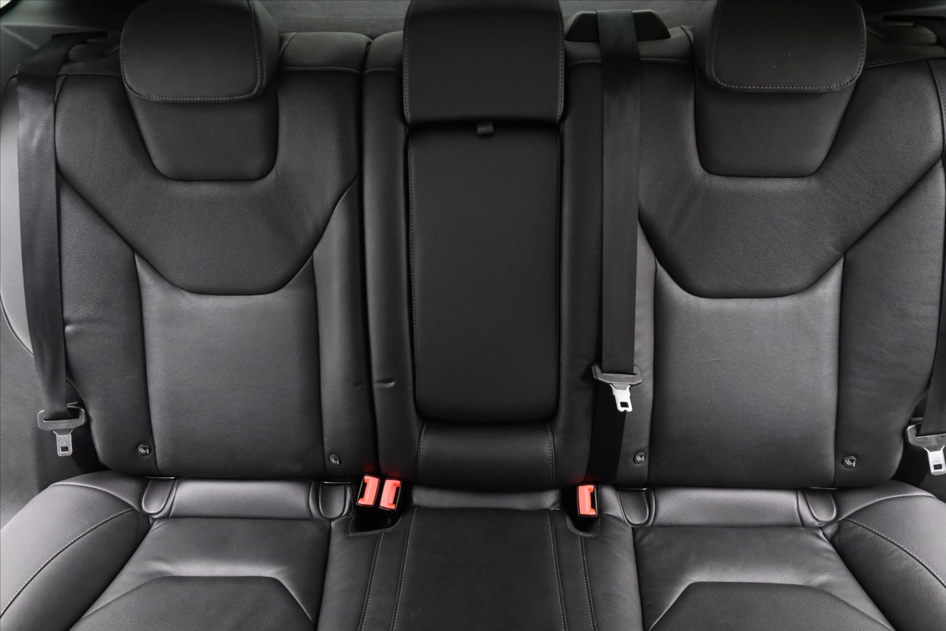 Hlavní fotografie vozu Ford Mondeo 2,0 EcoBlue 110 kW Titanium Záruka až 5 let (26)