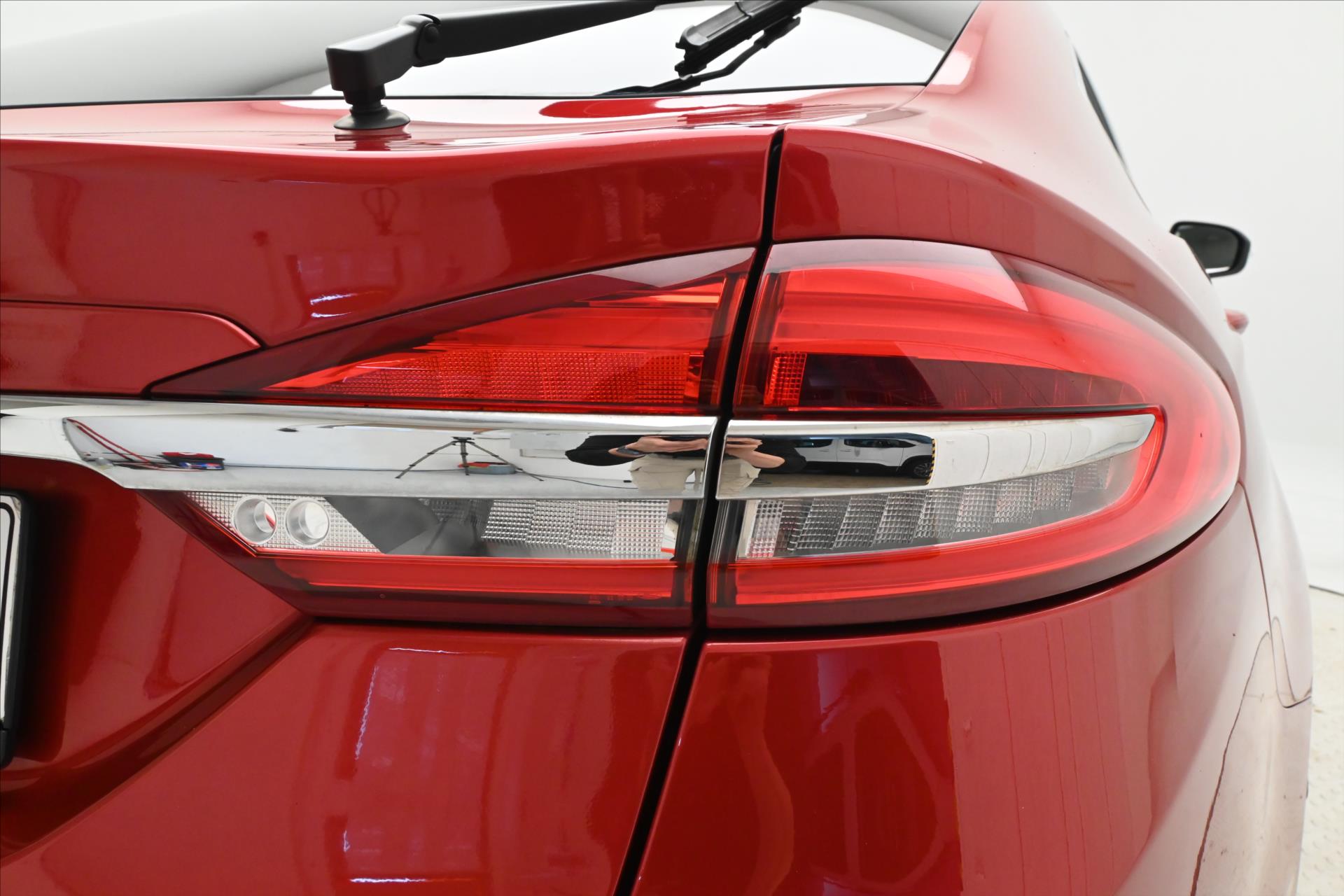 Hlavní fotografie vozu Ford Mondeo 2,0 EcoBlue 110 kW Titanium Záruka až 5 let (28)