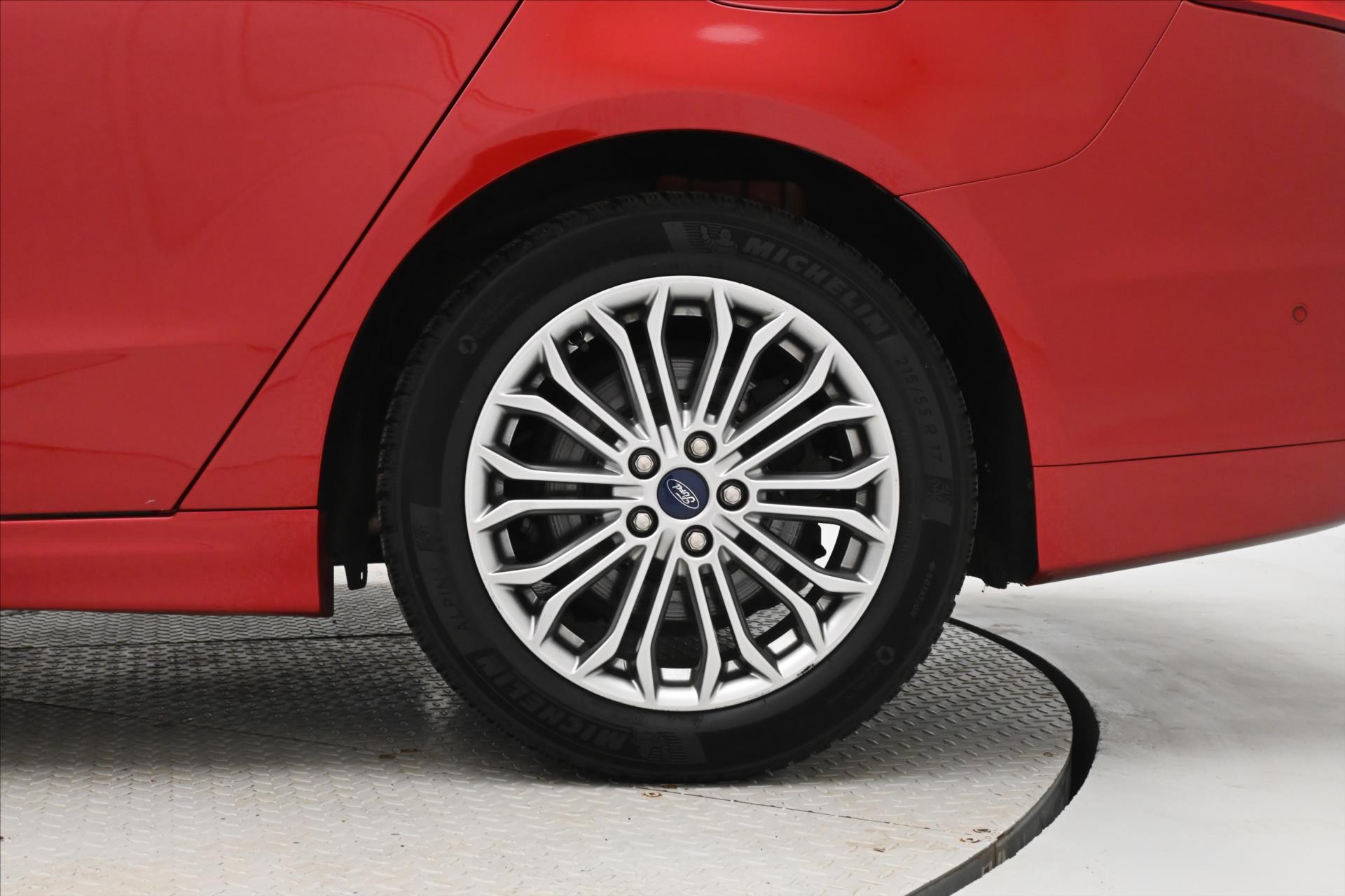 Hlavní fotografie vozu Ford Mondeo 2,0 EcoBlue 110 kW Titanium Záruka až 5 let (29)