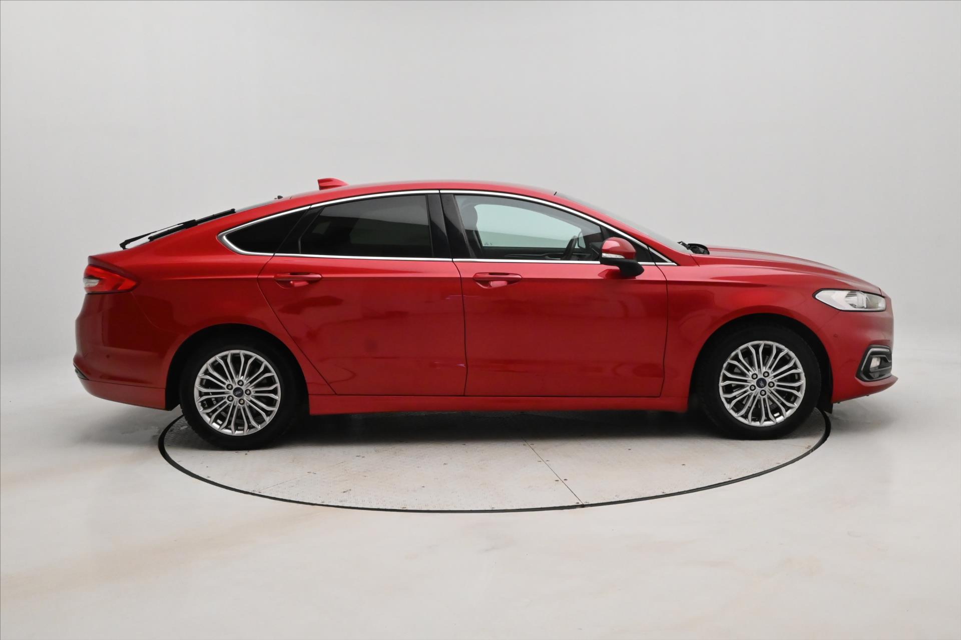 Hlavní fotografie vozu Ford Mondeo 2,0 EcoBlue 110 kW Titanium Záruka až 5 let (5)