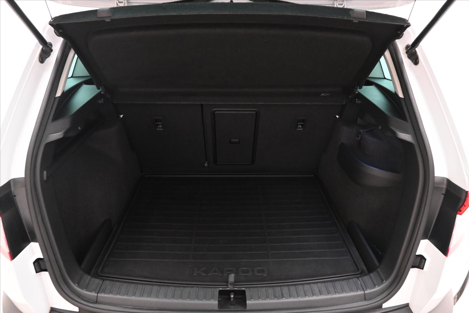 Hlavní fotografie vozu Škoda Karoq 2,0 TDI 110 kW DSG 4x4 Ambition Záruka až 5 let (10)