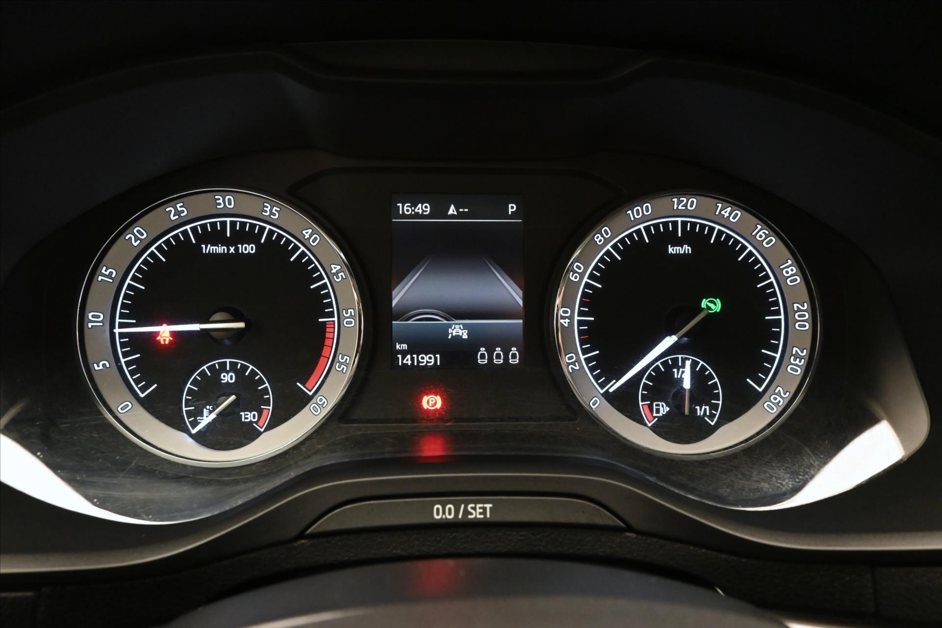 Hlavní fotografie vozu Škoda Karoq 2,0 TDI 110 kW DSG 4x4 Ambition Záruka až 5 let (16)