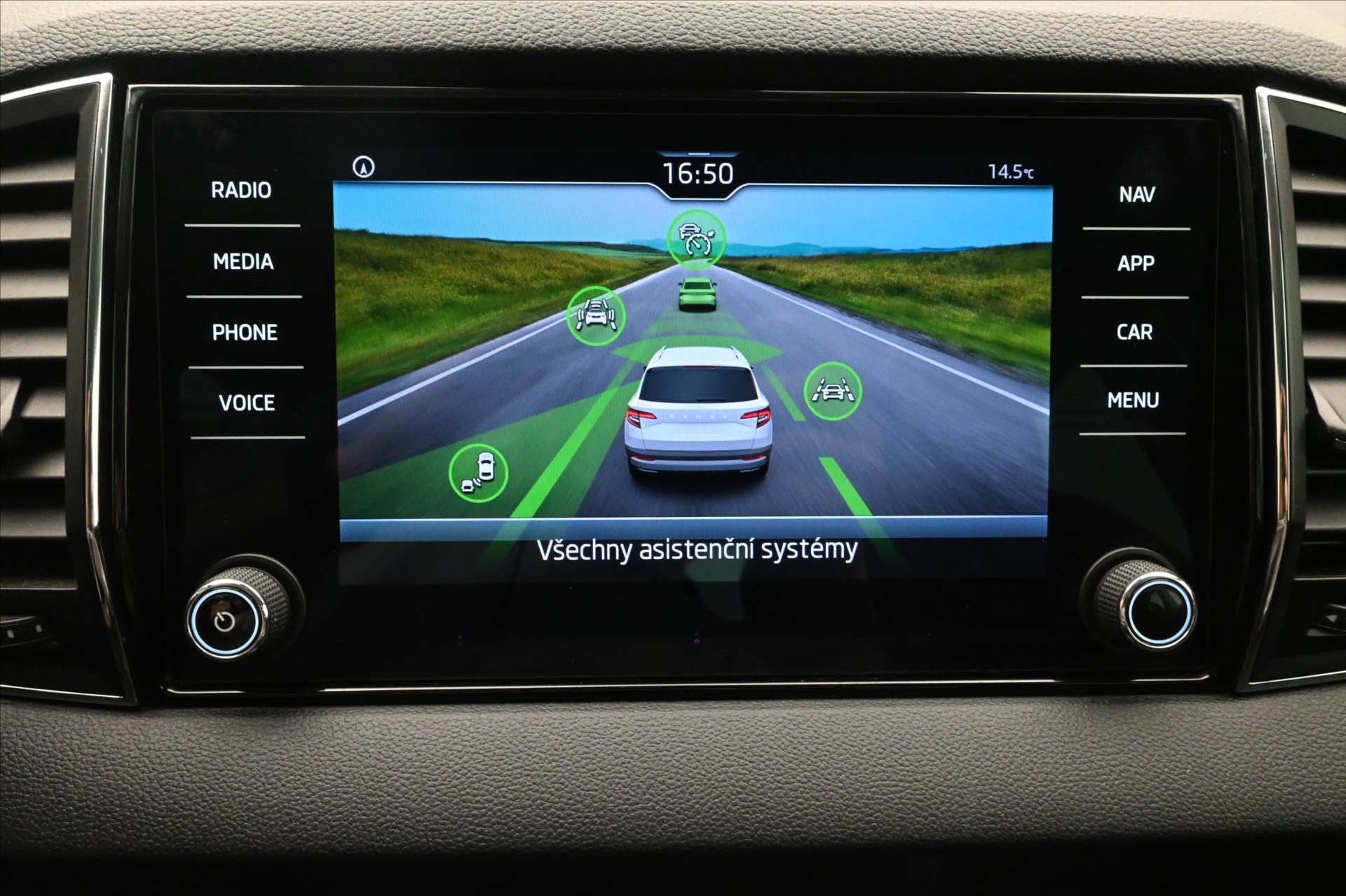 Hlavní fotografie vozu Škoda Karoq 2,0 TDI 110 kW DSG 4x4 Ambition Záruka až 5 let (19)