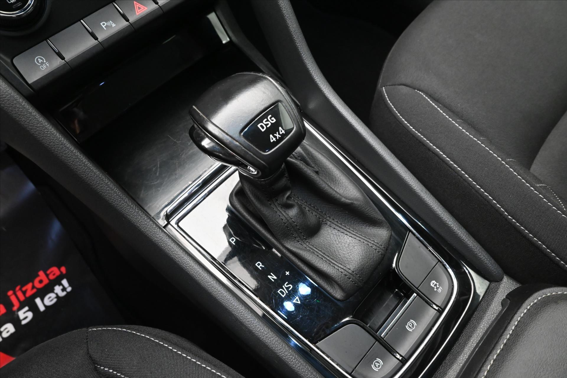 Hlavní fotografie vozu Škoda Karoq 2,0 TDI 110 kW DSG 4x4 Ambition Záruka až 5 let (22)