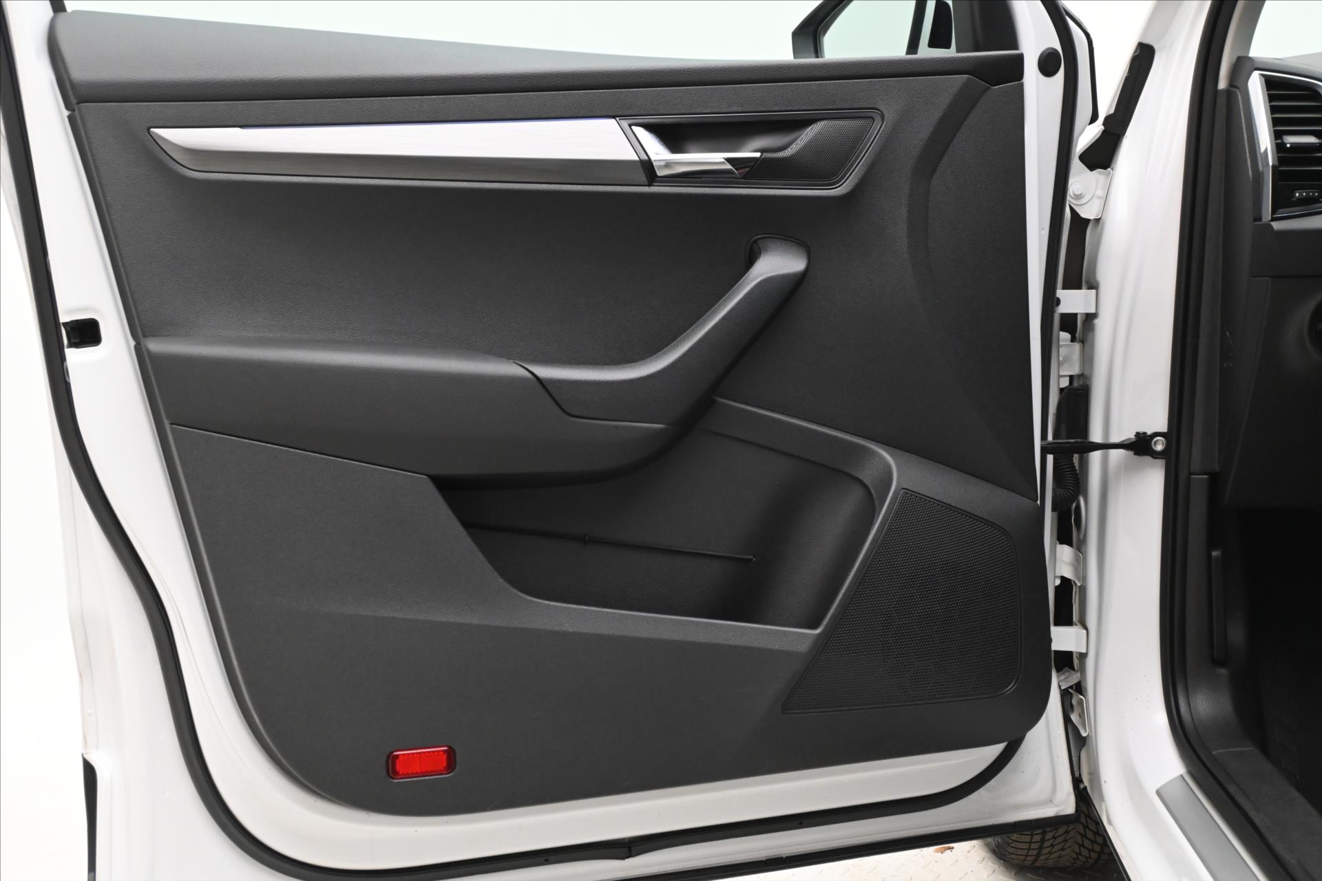 Hlavní fotografie vozu Škoda Karoq 2,0 TDI 110 kW DSG 4x4 Ambition Záruka až 5 let (24)