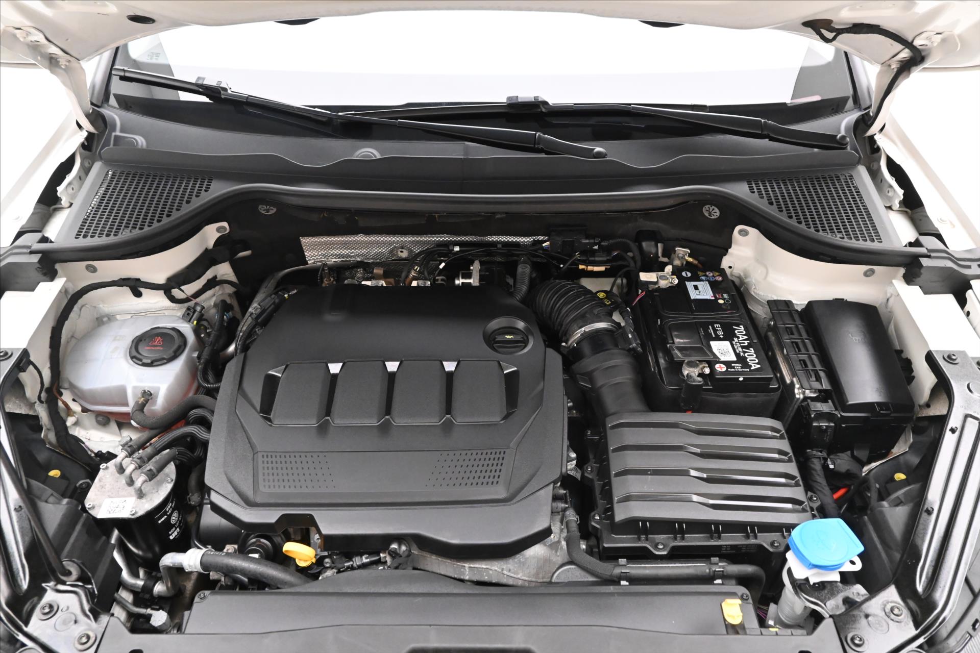 Hlavní fotografie vozu Škoda Karoq 2,0 TDI 110 kW DSG 4x4 Ambition Záruka až 5 let (9)