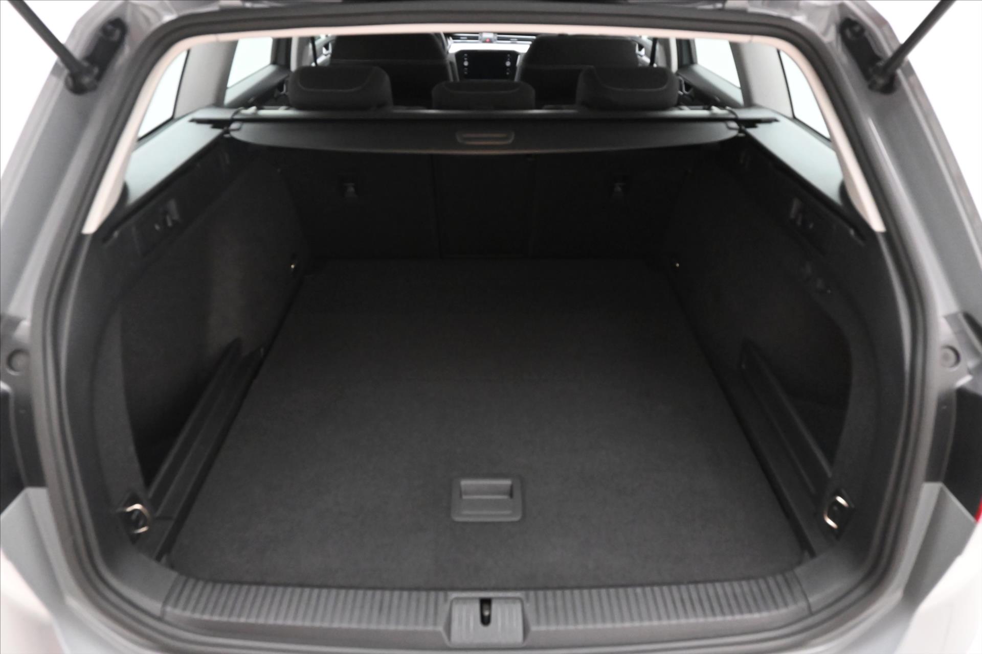 Hlavní fotografie vozu Volkswagen Passat 2,0 TDI 110 KW DSG Business Záruka až 5 let (10)