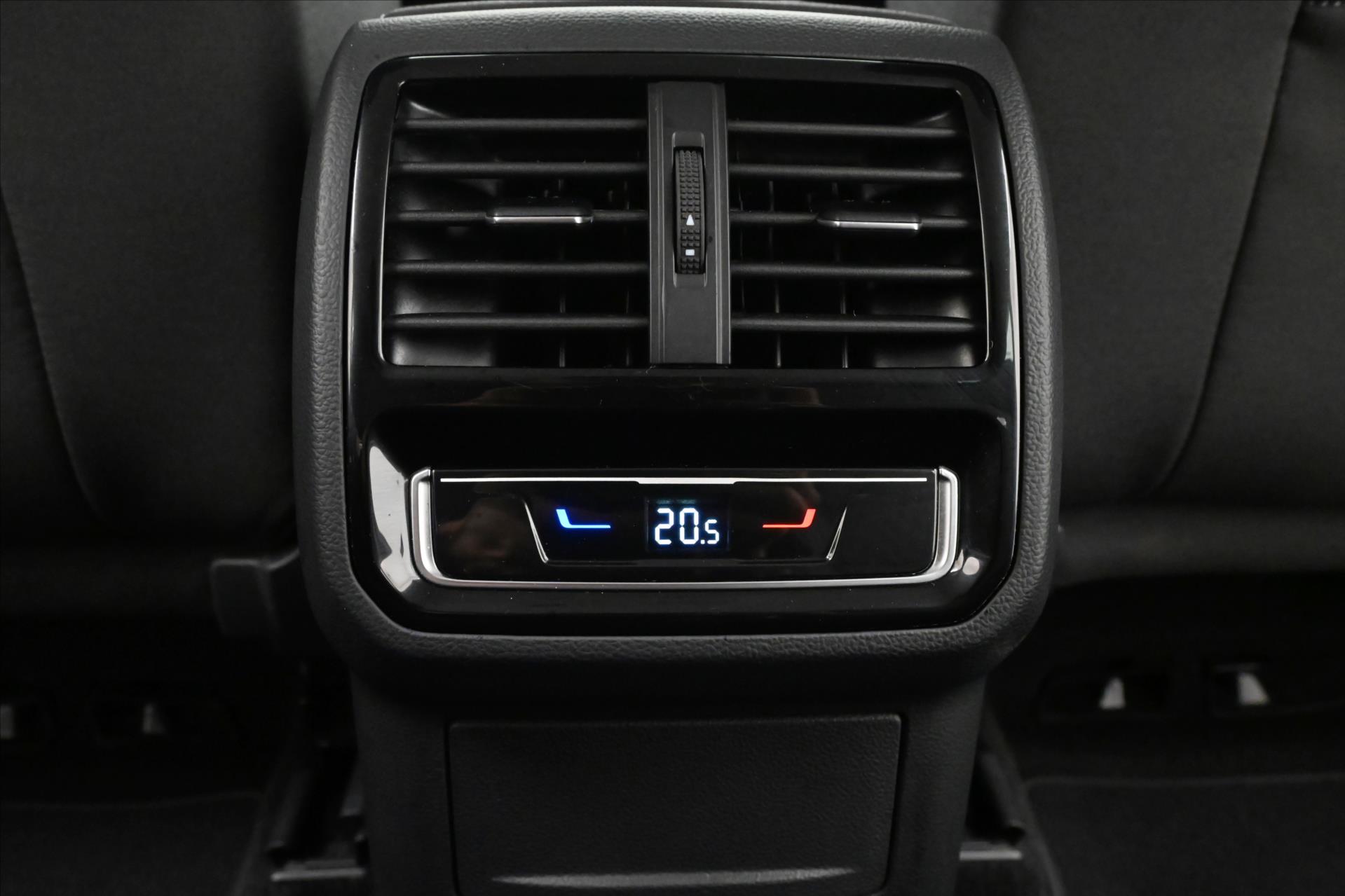 Hlavní fotografie vozu Volkswagen Passat 2,0 TDI 110 KW DSG Business Záruka až 5 let (22)