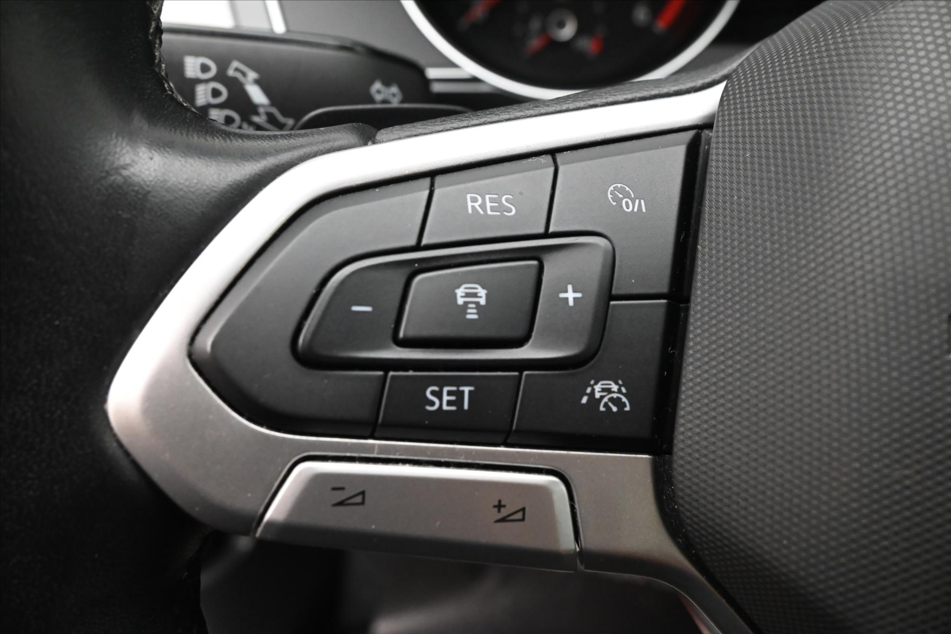 Hlavní fotografie vozu Volkswagen Passat 2,0 TDI 110 KW DSG Business Záruka až 5 let (24)