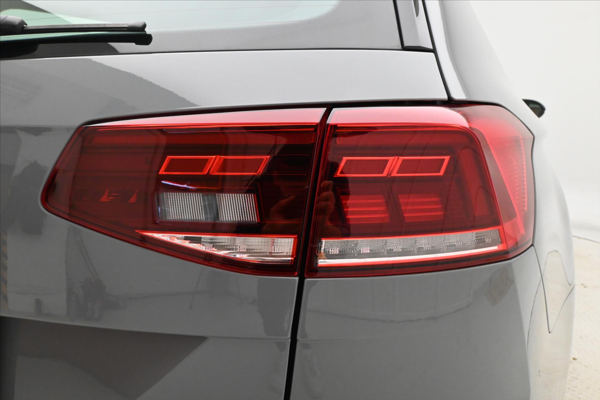 Hlavní fotografie vozu Volkswagen Passat 2,0 TDI 110 KW DSG Business Záruka až 5 let (31)