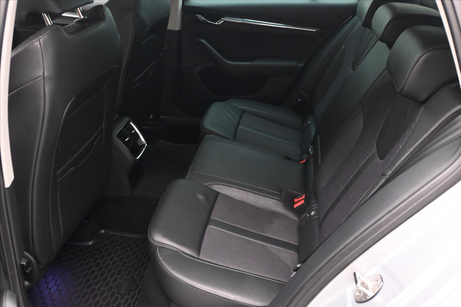 Hlavní fotografie vozu Škoda Octavia 2,0 TDI 110 kW DSG Style Záruka až 5 let (14)