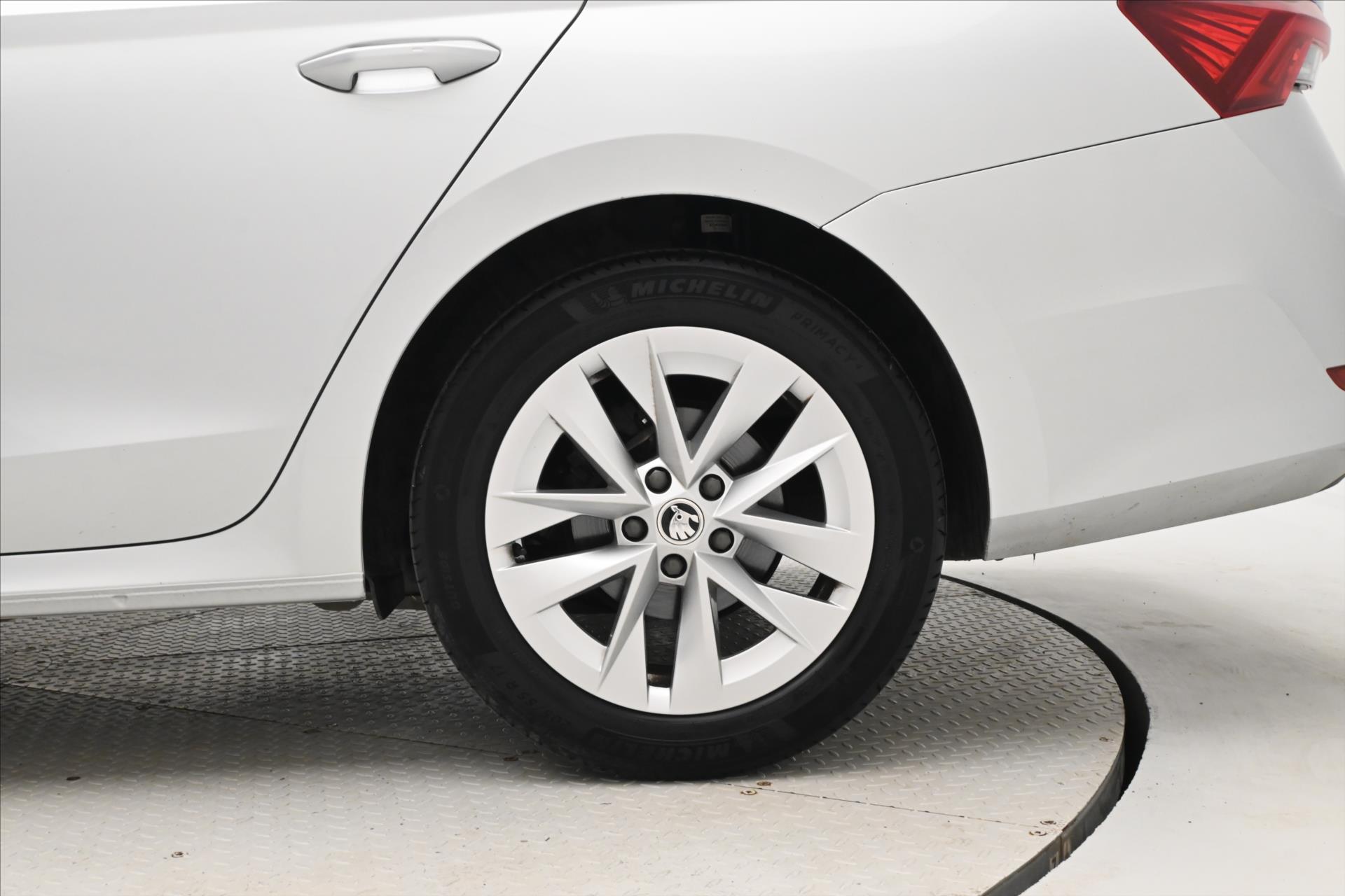 Hlavní fotografie vozu Škoda Octavia 2,0 TDI 110 kW DSG Style Záruka až 5 let (30)