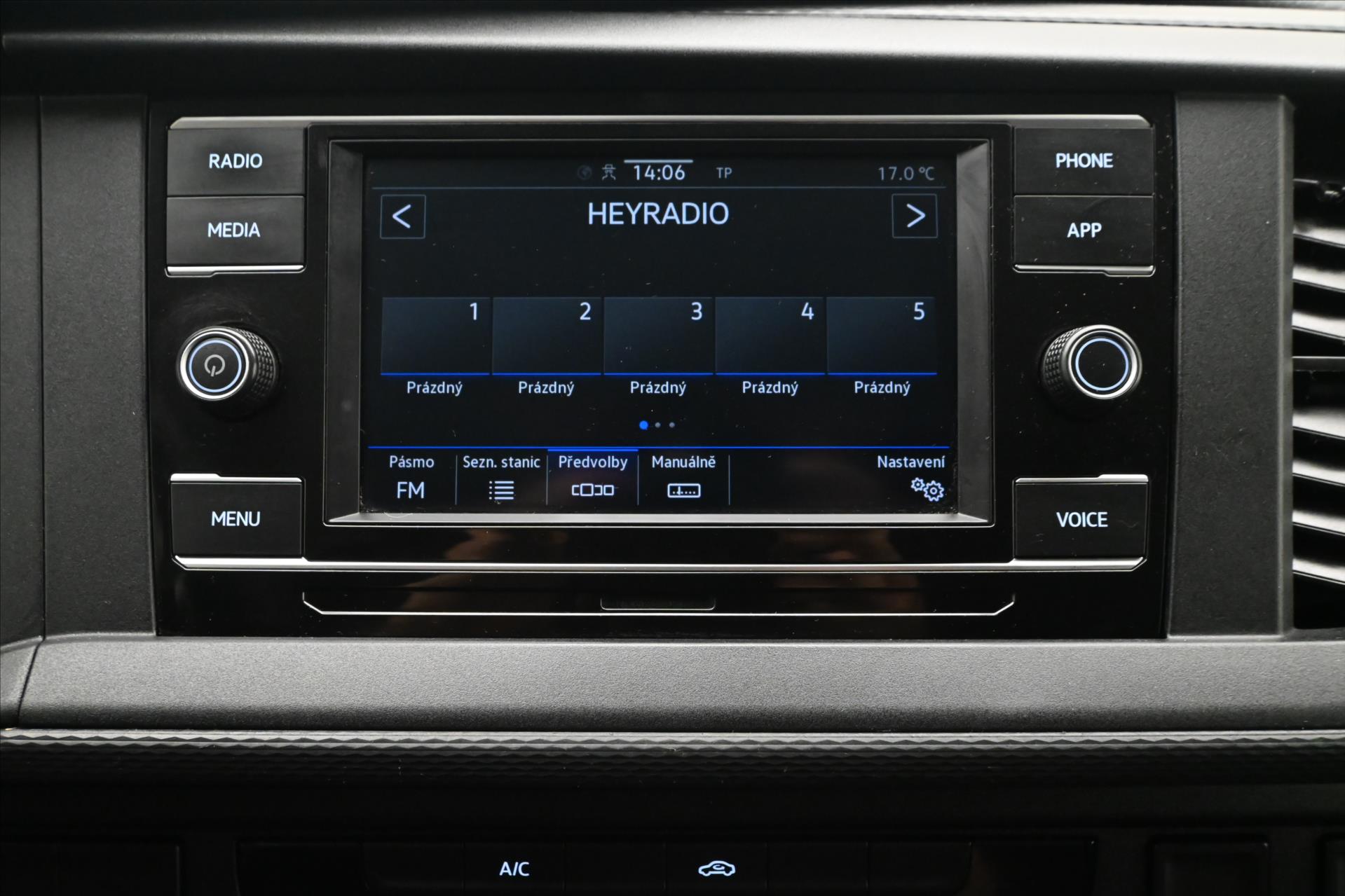 Hlavní fotografie vozu Volkswagen Transporter 2,0 TDI 81 KW Tempomat Záruka až 5 let (19)