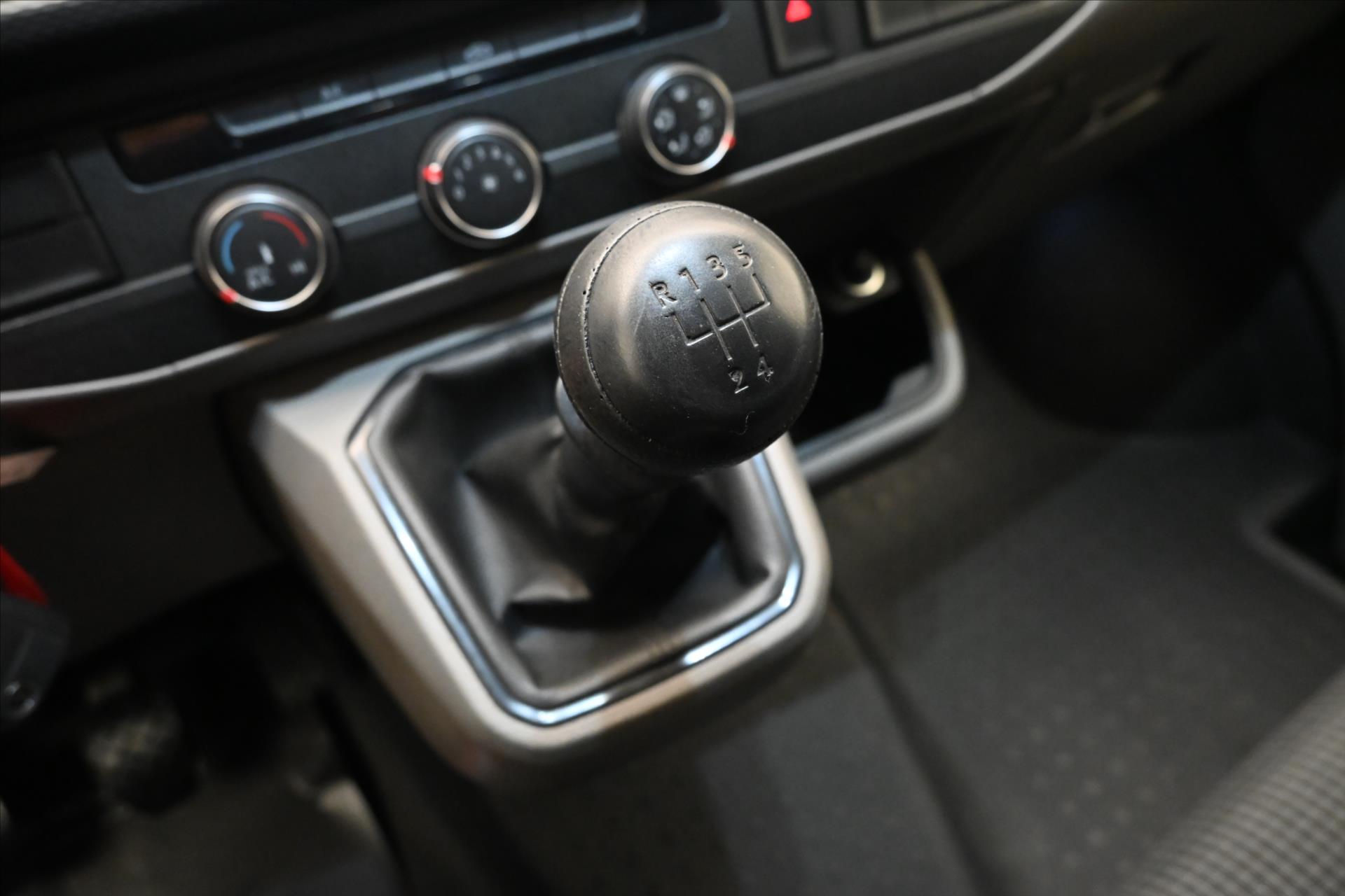 Hlavní fotografie vozu Volkswagen Transporter 2,0 TDI 81 KW Tempomat Záruka až 5 let (21)