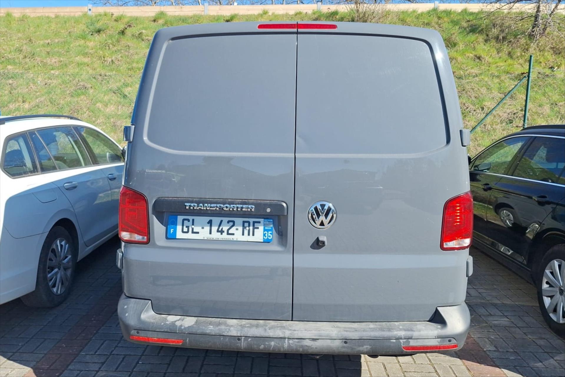 Hlavní fotografie vozu Volkswagen Transporter 2,0 TDI 81 KW VŮZ PŘIPRAVUJEME K PRODEJI (4)