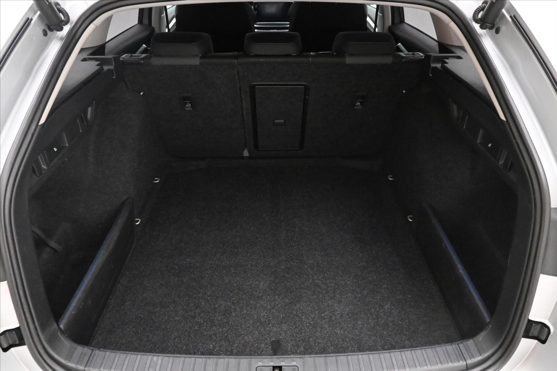 Hlavní fotografie vozu Škoda Octavia 2,0 TDI 110 kW DSG Style Záruka až 5 let (10)