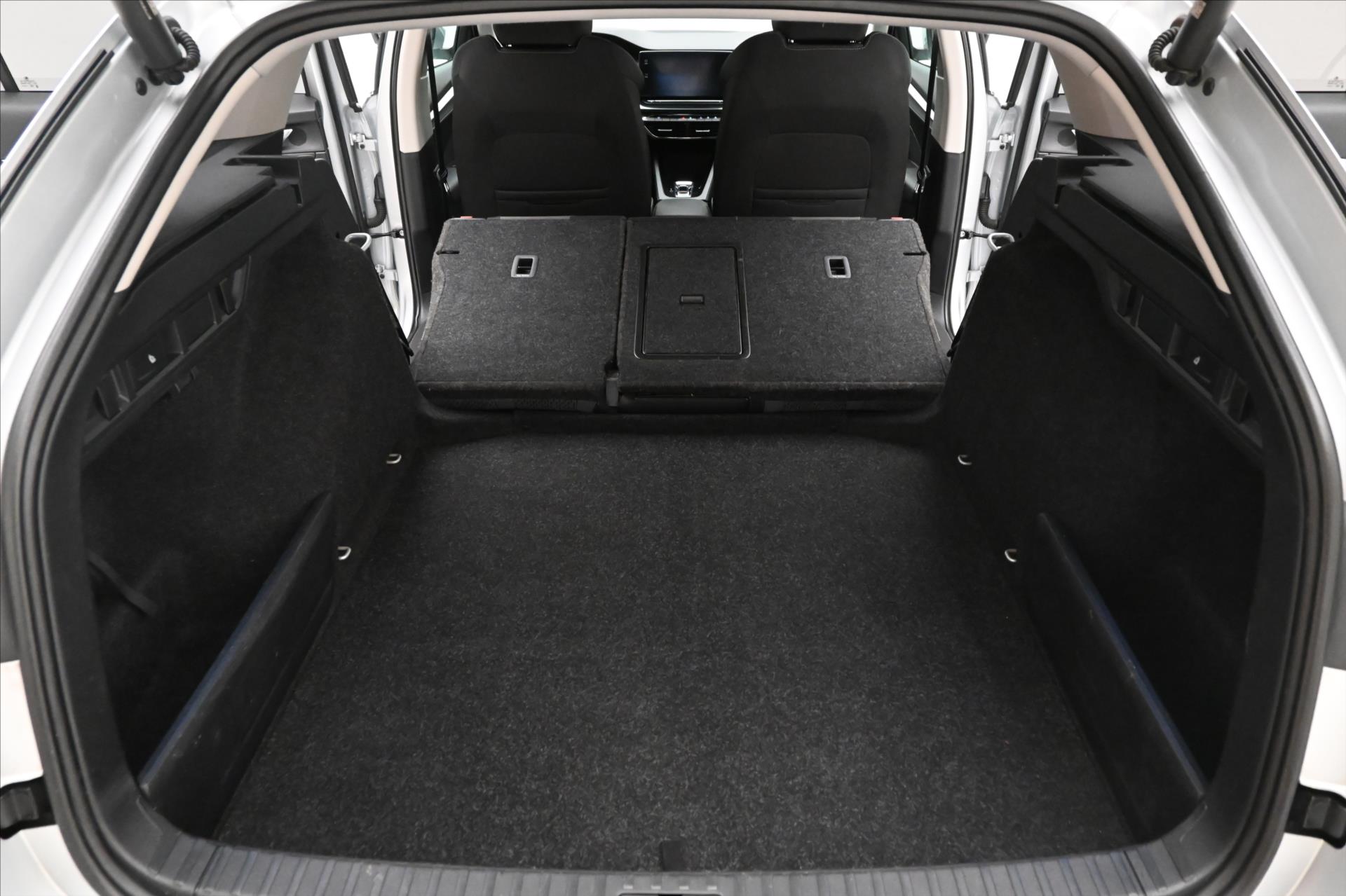 Hlavní fotografie vozu Škoda Octavia 2,0 TDI 110 kW DSG Style Záruka až 5 let (11)