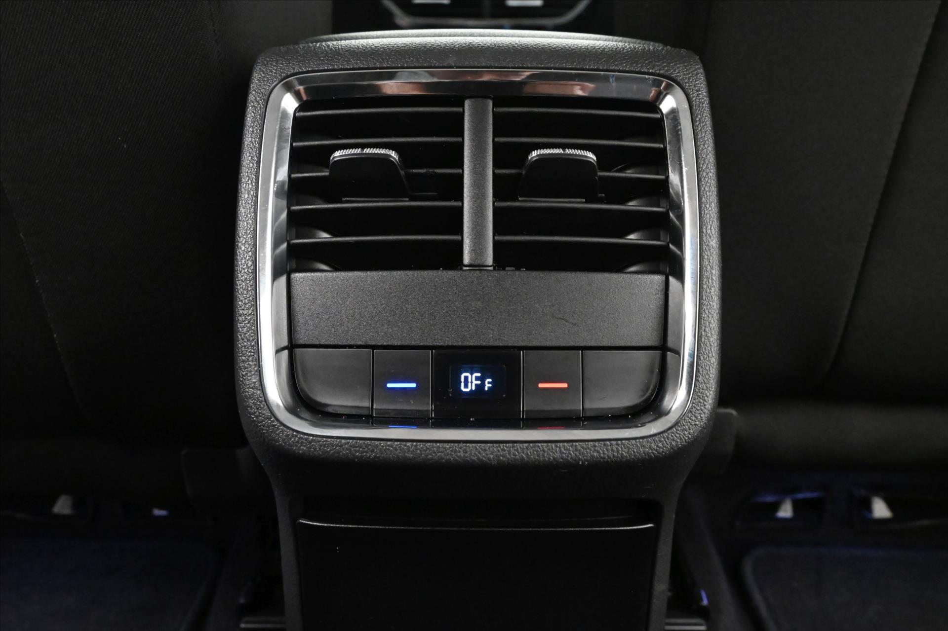 Hlavní fotografie vozu Škoda Octavia 2,0 TDI 110 kW DSG Style Záruka až 5 let (22)