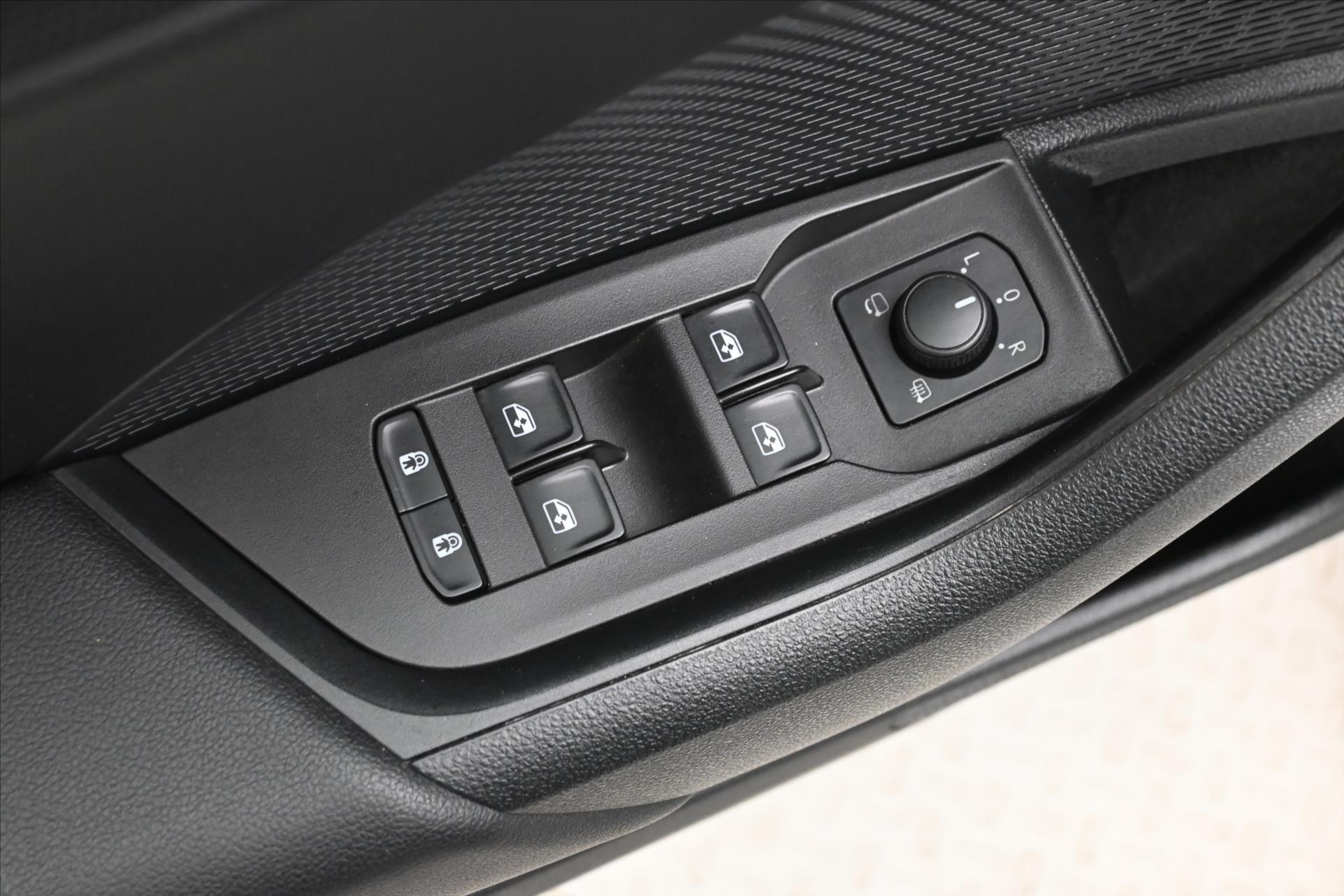 Hlavní fotografie vozu Škoda Octavia 2,0 TDI 110 kW DSG Style Záruka až 5 let (26)