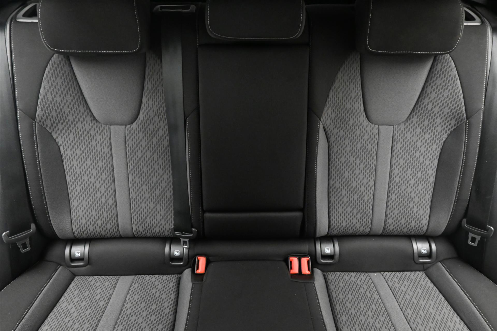 Hlavní fotografie vozu Škoda Octavia 2,0 TDI 110 kW DSG Style Záruka až 5 let (29)