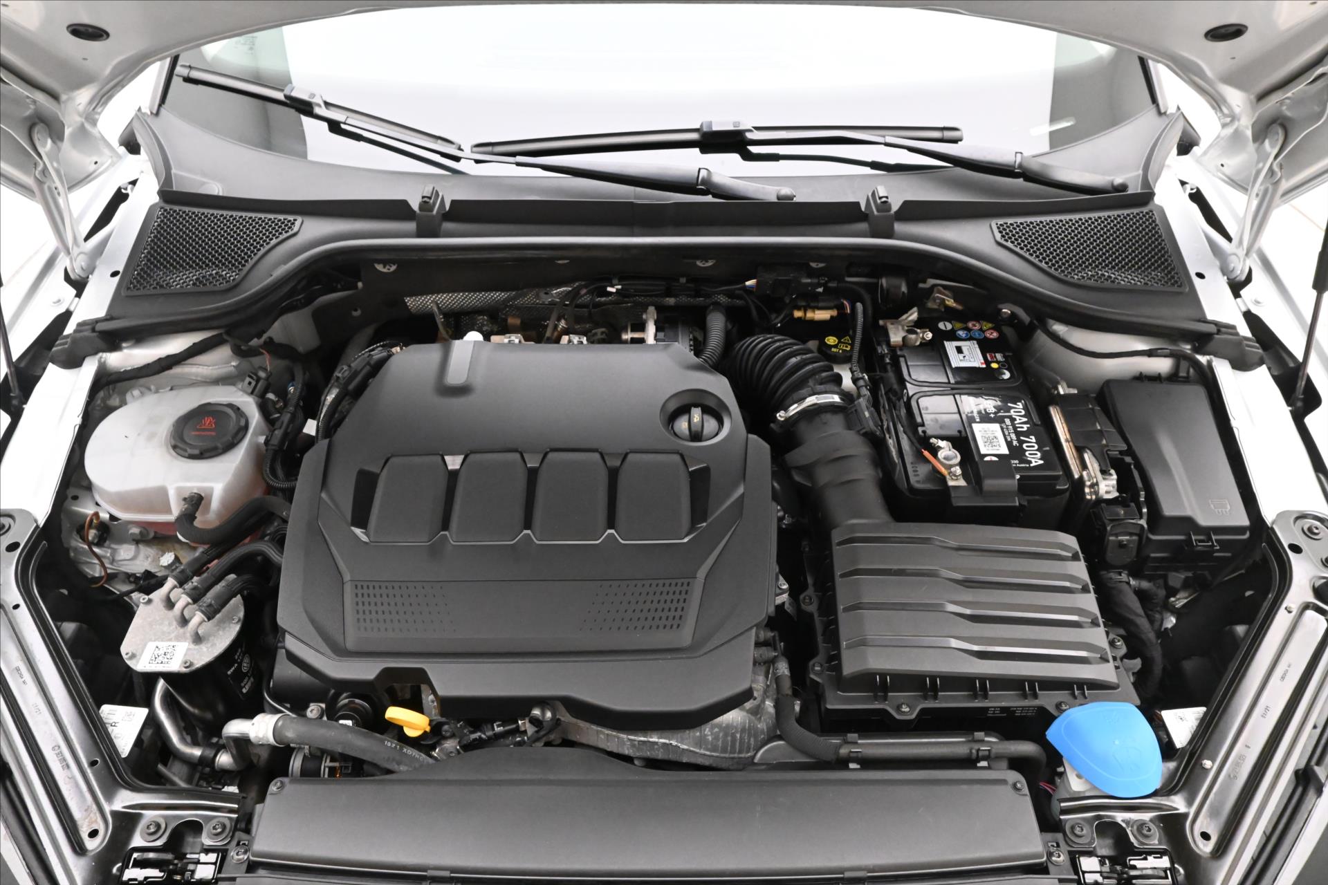 Hlavní fotografie vozu Škoda Octavia 2,0 TDI 110KW DSG Style Záruka až 5 let (9)