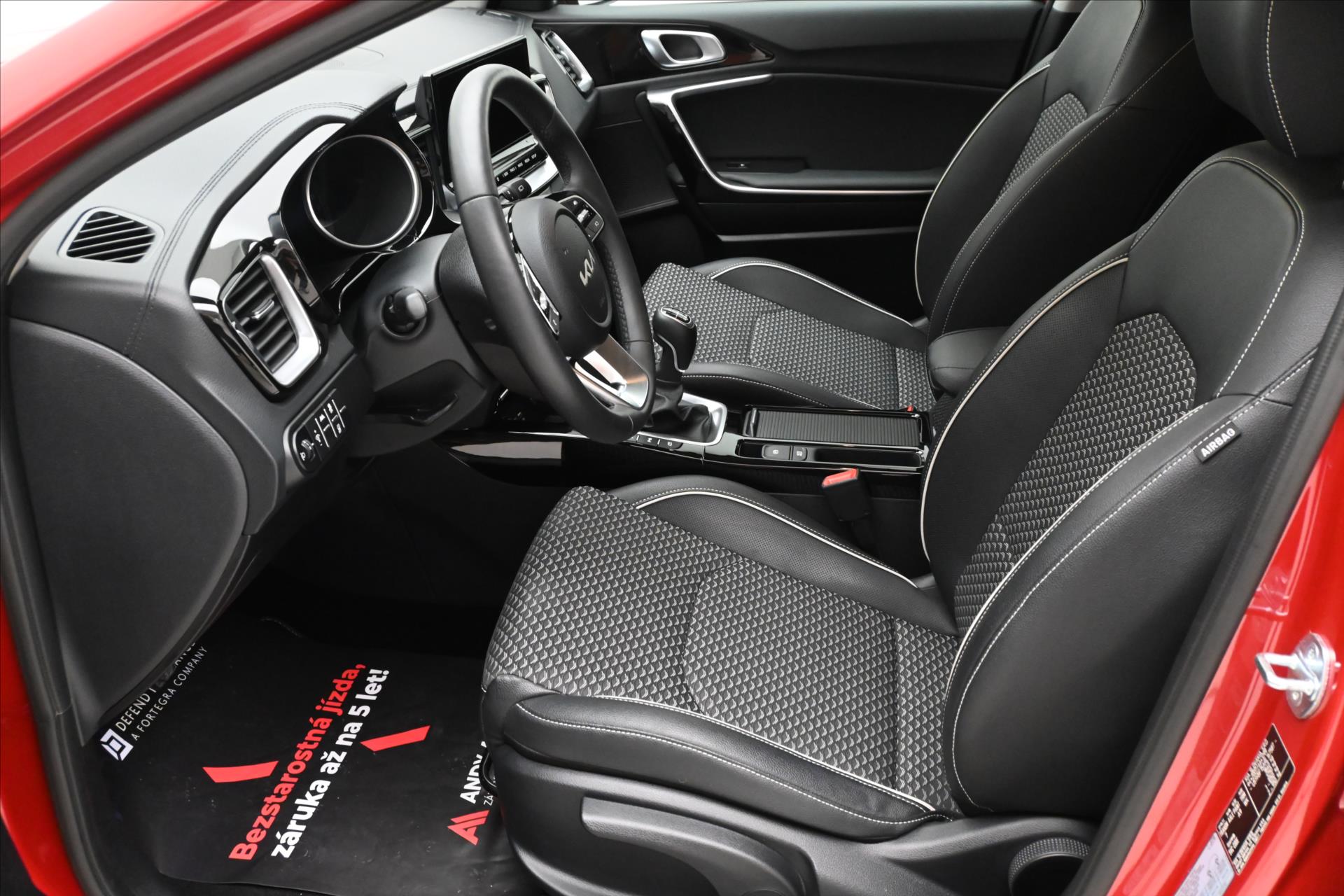 Main photo of the car Kia XCeed 1.5 T-GDi 117kW Exclusiv Warranty up to 5 years (13)