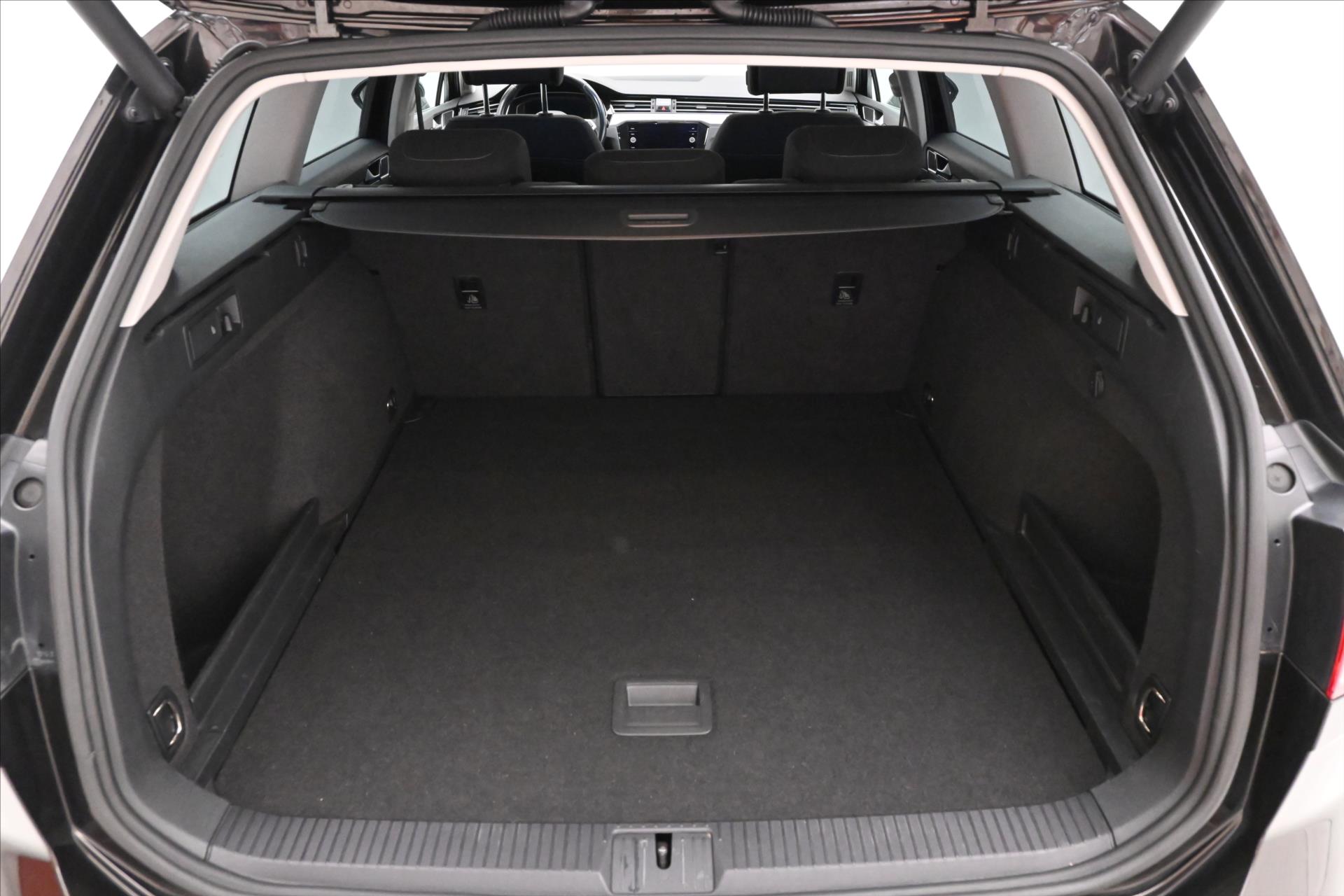 Hlavní fotografie vozu Volkswagen Passat 2,0 TDI 110 kW DSG Business Záruka až 5 let (10)