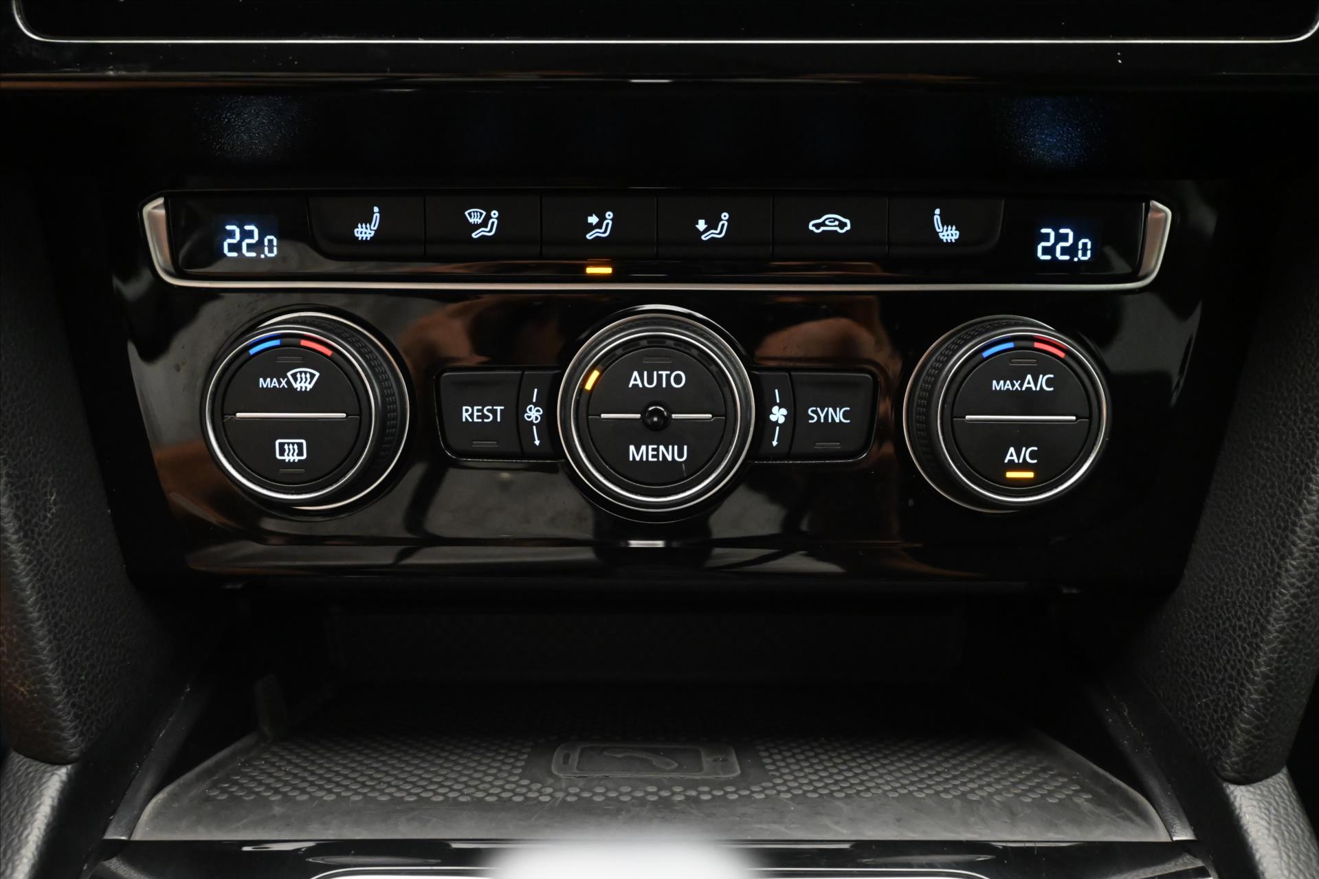 Hlavní fotografie vozu Volkswagen Passat 2,0 TDI 110 kW DSG Business Záruka až 5 let (21)