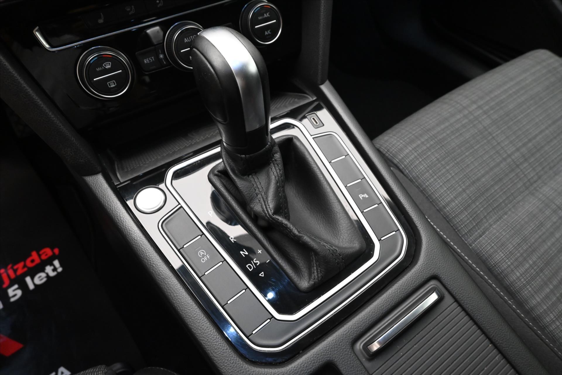 Hlavní fotografie vozu Volkswagen Passat 2,0 TDI 110 kW DSG Business Záruka až 5 let (22)