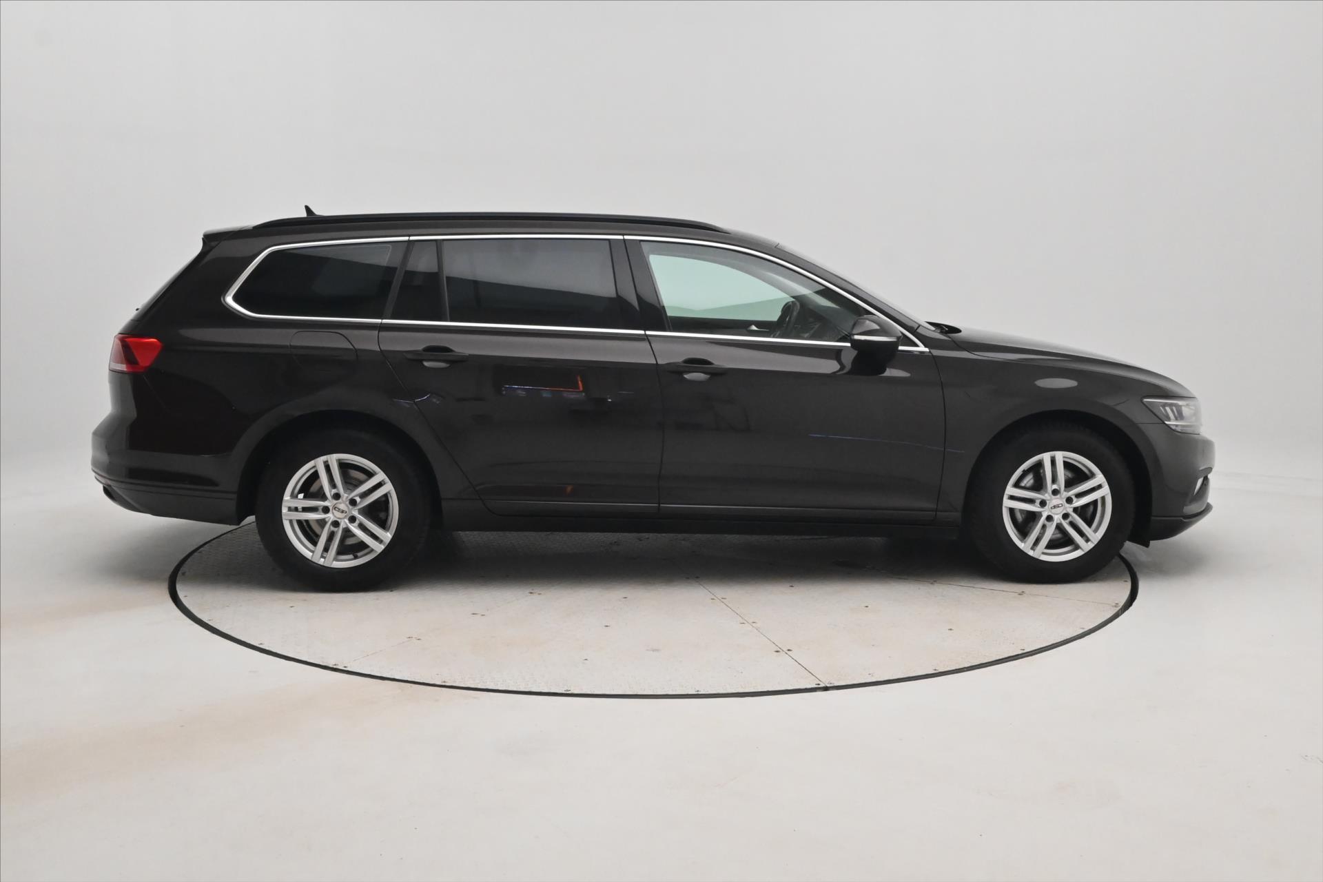 Hlavní fotografie vozu Volkswagen Passat 2,0 TDI 110 kW DSG Business Záruka až 5 let (4)